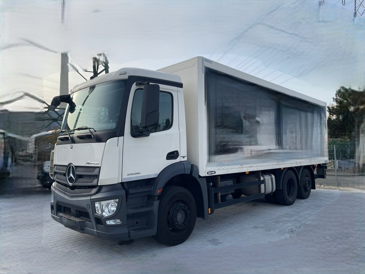Mercedes-Benz Antos 2535 L 6x2 Antos 2535 L 6x2, Lenk-/Liftachse, LBW BÄR - شاحنة مقفلة: صورة 1 Mercedes-Benz Antos 2535 L 6x2 Antos 2535 L 6x2, Lenk-/Liftachse, LBW BÄR - شاحنة مقفلة: صورة 1