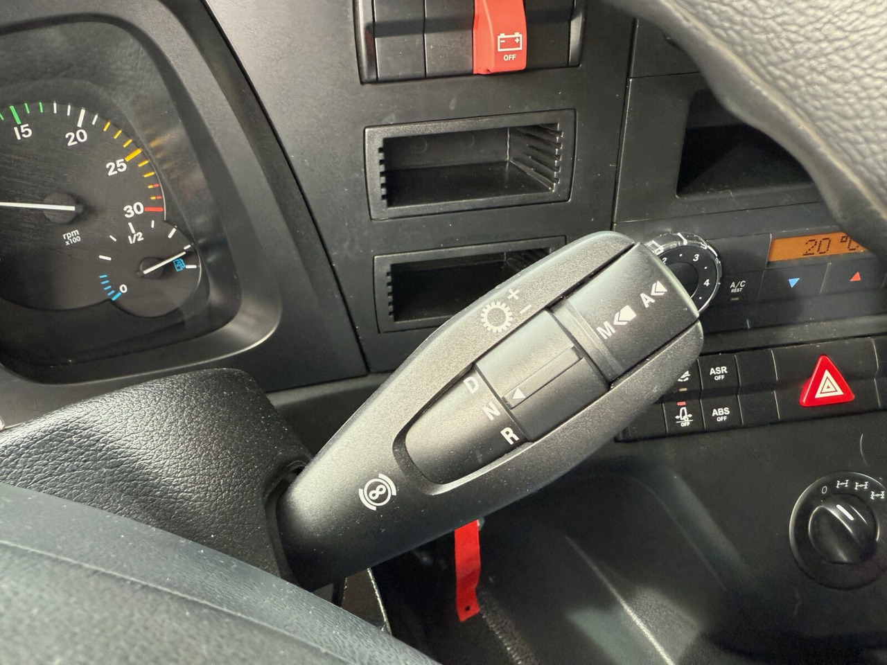 Mercedes-Benz Arocs 1827 A 4x4 Arocs 1827 A 4x4, Ex-Bundeswehr! - شاحنات مسطحة: صورة 5 Mercedes-Benz Arocs 1827 A 4x4 Arocs 1827 A 4x4, Ex-Bundeswehr! - شاحنات مسطحة: صورة 5