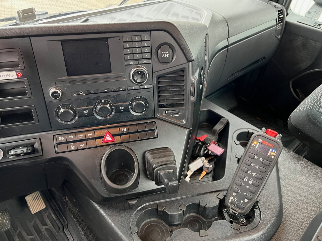 Mercedes-Benz Arocs 1830 K 4x2 Arocs 1830 K 4x2, Funk - شاحنة نقل المخلفات: صورة 5 Mercedes-Benz Arocs 1830 K 4x2 Arocs 1830 K 4x2, Funk - شاحنة نقل المخلفات: صورة 5