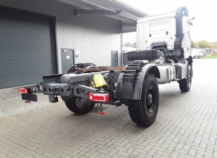 Mercedes-Benz Arocs 2053 A 4x4 Arocs 2053 A 4x4, Grounder, MirrorCam, Multimedia Cockpit, Navi - شاحنة هيكل كابينة: صورة 5 Mercedes-Benz Arocs 2053 A 4x4 Arocs 2053 A 4x4, Grounder, MirrorCam, Multimedia Cockpit, Navi - شاحنة هيكل كابينة: صورة 5