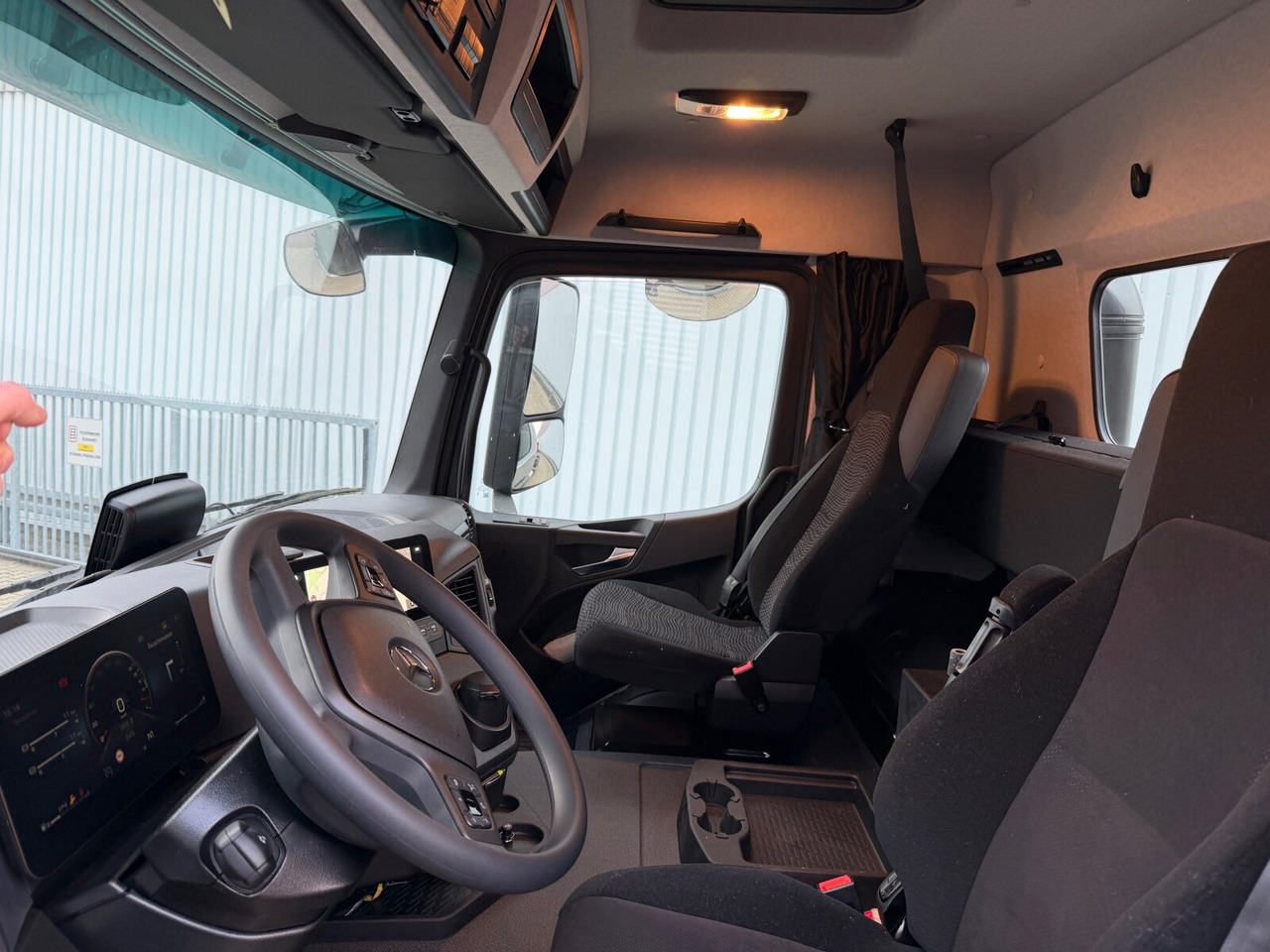 Mercedes-Benz Arocs 2542 L 6x2/4 Arocs 2542/45 L 6x2/4, Vorlauflenk-/liftachse, Navi, MultimediaCockpit - شاحنة هيكل كابينة: صورة 2 Mercedes-Benz Arocs 2542 L 6x2/4 Arocs 2542/45 L 6x2/4, Vorlauflenk-/liftachse, Navi, MultimediaCockpit - شاحنة هيكل كابينة: صورة 2