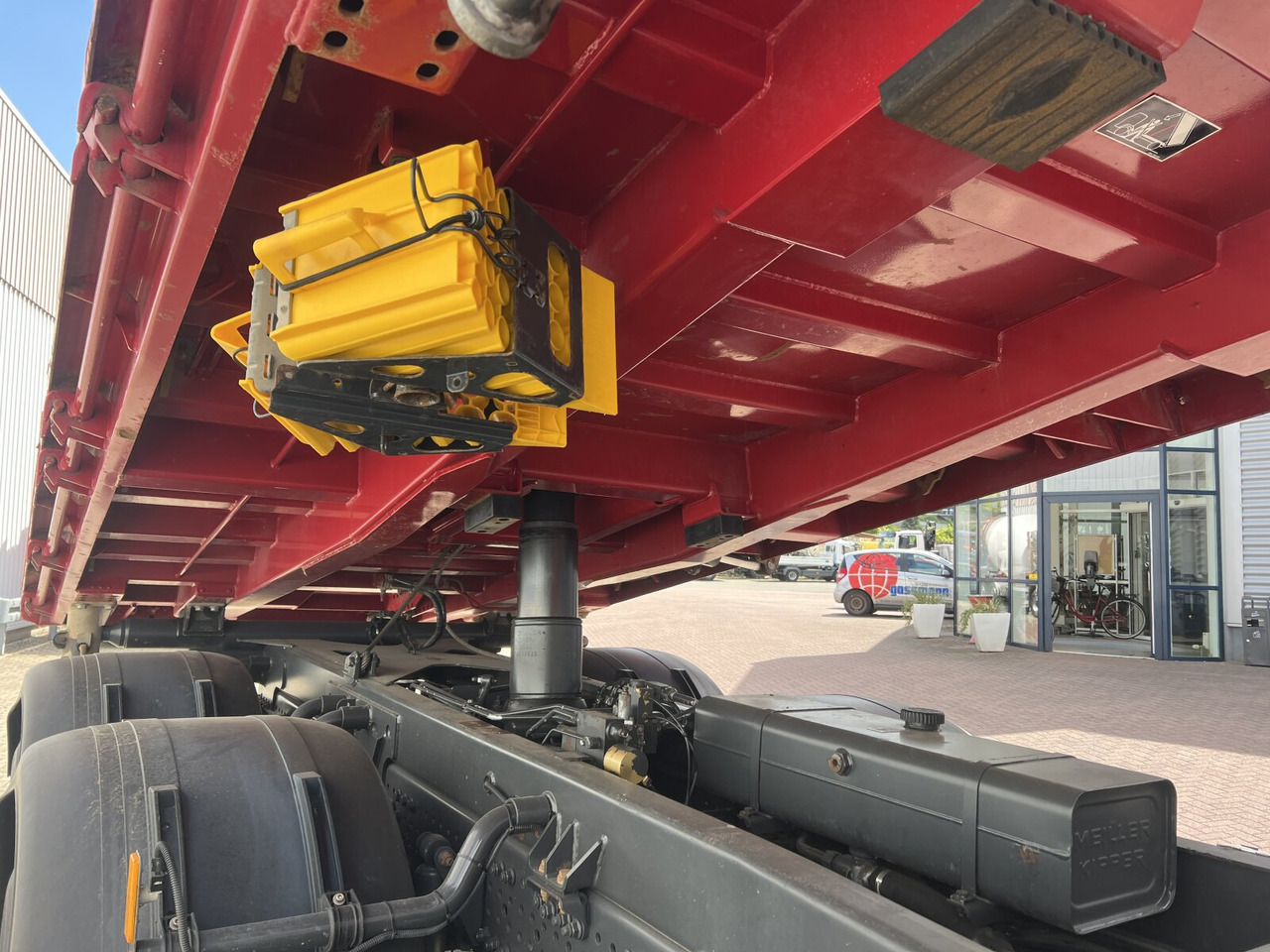شاحنة قلاب Mercedes-Benz Arocs 2635/40 K 6x4 Arocs 2635/40 K 6x4, Bordmatik links: صورة 12