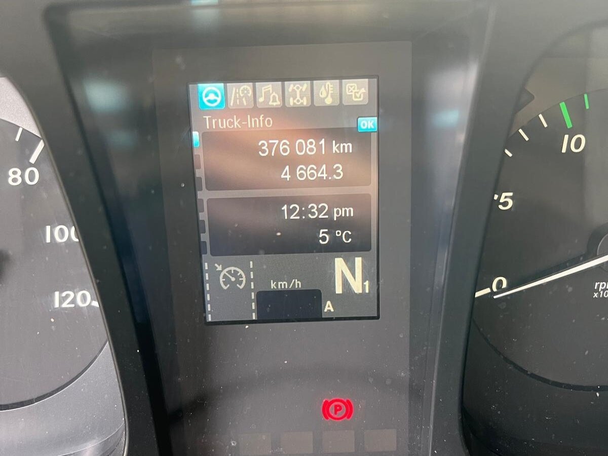 Mercedes-Benz Arocs 2651 L 6x4 Arocs 2651 L 6x4, Retarder, StreamSpace, Heckkran Epsilon M120L - شاحنة قطع الأشجار, شاحنة كرين: صورة 4 Mercedes-Benz Arocs 2651 L 6x4 Arocs 2651 L 6x4, Retarder, StreamSpace, Heckkran Epsilon M120L - شاحنة قطع الأشجار, شاحنة كرين: صورة 4