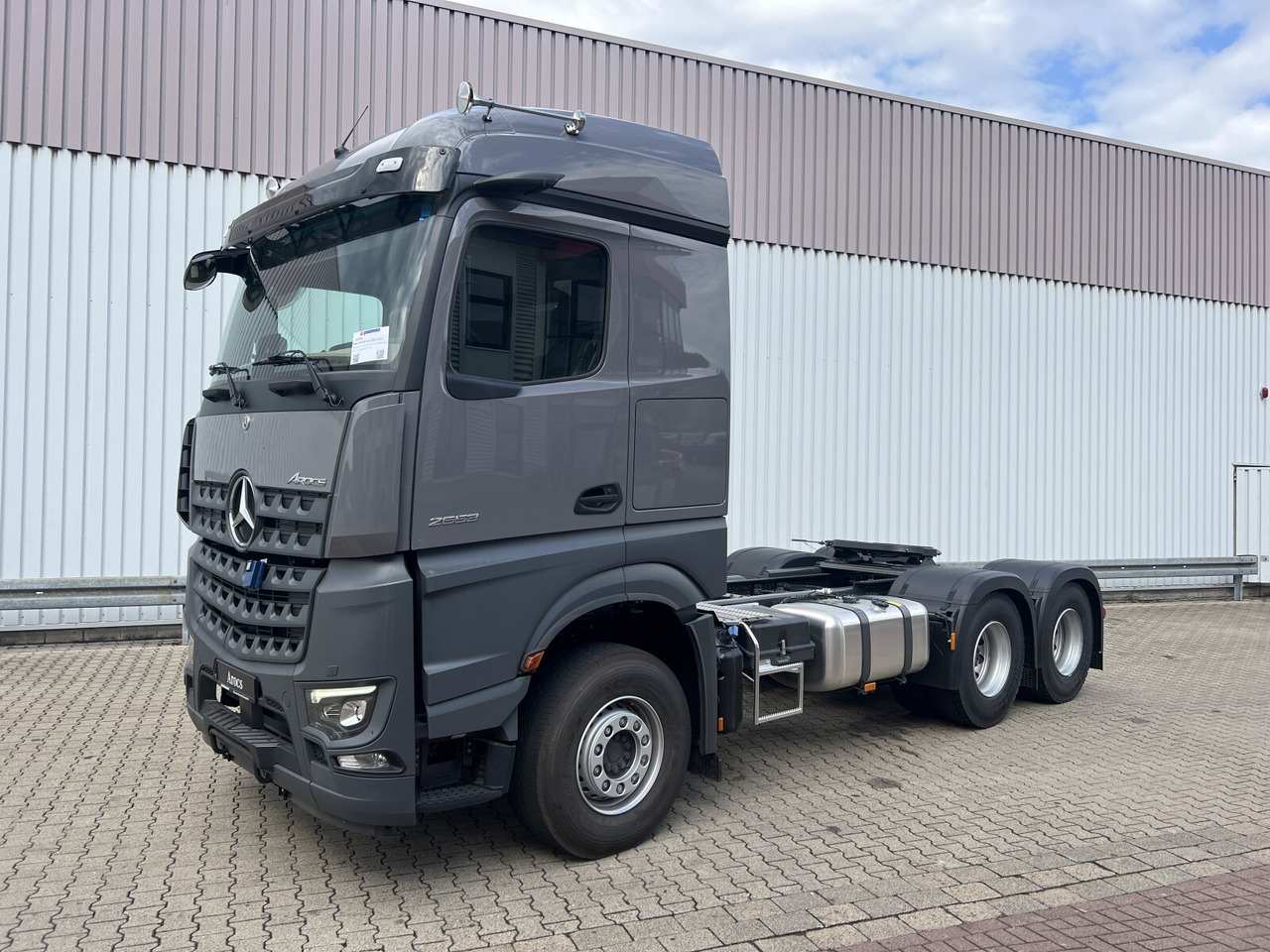 Mercedes-Benz Arocs 2653 LS 6x4 Arocs 2653 LS 6x4, Retarder, MirrorCam, MultimediaCockpit, Navi, LED - وحدة جر: صورة 1 Mercedes-Benz Arocs 2653 LS 6x4 Arocs 2653 LS 6x4, Retarder, MirrorCam, MultimediaCockpit, Navi, LED - وحدة جر: صورة 1