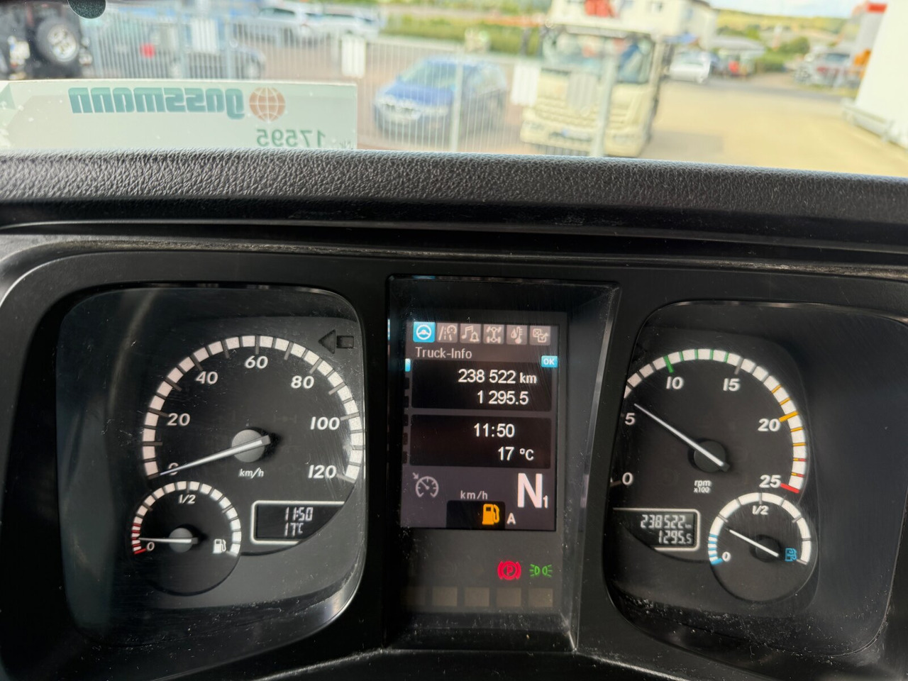 Mercedes-Benz Arocs 3240 8x4 Arocs 3240 8x4, 9 cbm Liebherr HTM 904 F - شاحنة خلاطة خرسانة: صورة 4 Mercedes-Benz Arocs 3240 8x4 Arocs 3240 8x4, 9 cbm Liebherr HTM 904 F - شاحنة خلاطة خرسانة: صورة 4