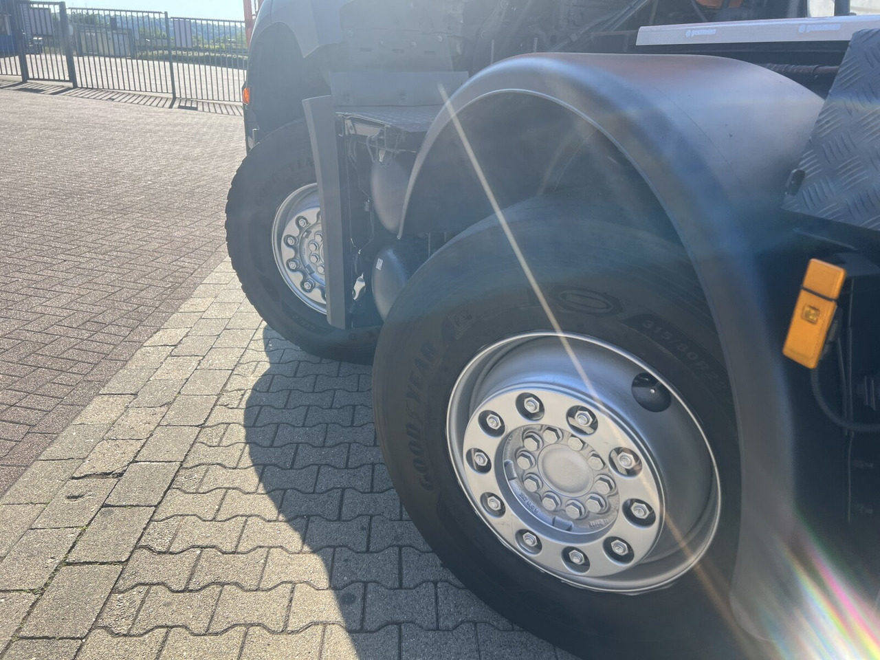 Mercedes-Benz Arocs 3243 LK 8x4/4 Arocs 3243 LK 8x4/4, Motorabtrieb - شاحنة ذات خطاف: صورة 2 Mercedes-Benz Arocs 3243 LK 8x4/4 Arocs 3243 LK 8x4/4, Motorabtrieb - شاحنة ذات خطاف: صورة 2