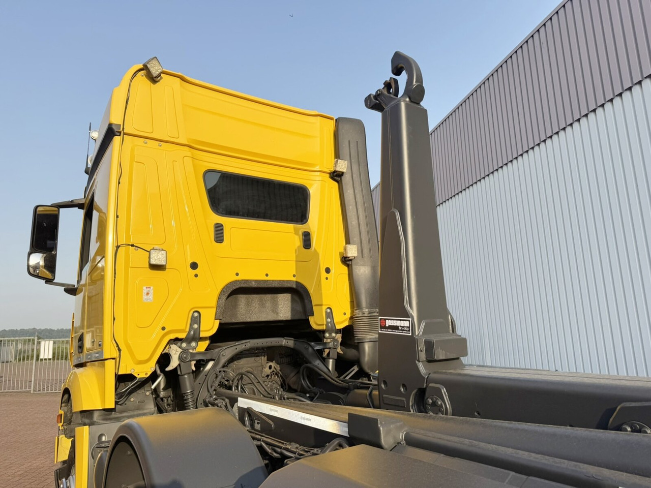 Mercedes-Benz Arocs 3245 LK 8x4/4 Arocs 3245 LK 8x4/4, Navi, Motorabtrieb, Meiller RK 30.67, Funk - شاحنة ذات خطاف: صورة 2 Mercedes-Benz Arocs 3245 LK 8x4/4 Arocs 3245 LK 8x4/4, Navi, Motorabtrieb, Meiller RK 30.67, Funk - شاحنة ذات خطاف: صورة 2