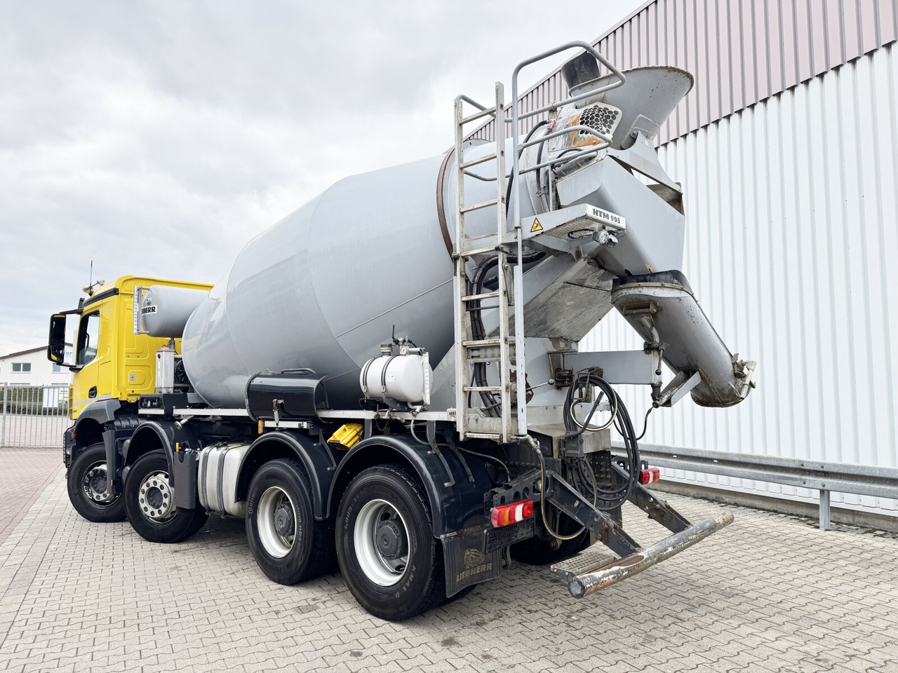 Mercedes-Benz Arocs 3246 B 8x4/4 Arocs 3246 B 8x4/4, Liebherr HTM 905 Mischer, 9m³, Multimedia Cockpit, Navi - شاحنة خلاطة خرسانة: صورة 2 Mercedes-Benz Arocs 3246 B 8x4/4 Arocs 3246 B 8x4/4, Liebherr HTM 905 Mischer, 9m³, Multimedia Cockpit, Navi - شاحنة خلاطة خرسانة: صورة 2