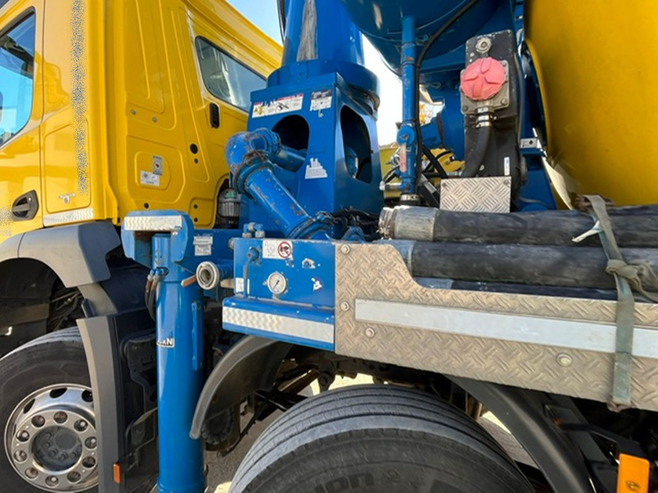 Mercedes-Benz Arocs 3246 B 8x4 Stetter Mischer 7m³, Pumpe 25m Arocs 3246 B 8x4 Stetter Mischer 7m³, Pumpe 25m - شاحنة خلاطة خرسانة: صورة 4 Mercedes-Benz Arocs 3246 B 8x4 Stetter Mischer 7m³, Pumpe 25m Arocs 3246 B 8x4 Stetter Mischer 7m³, Pumpe 25m - شاحنة خلاطة خرسانة: صورة 4