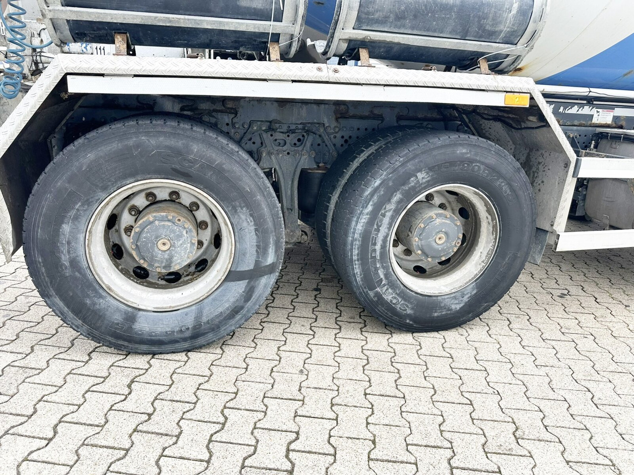Mercedes-Benz Arocs 3251 8x4/4 Arocs 3251 8x4/4, Betonmischer Liebherr ca. 9m³ - شاحنة خلاطة خرسانة: صورة 3 Mercedes-Benz Arocs 3251 8x4/4 Arocs 3251 8x4/4, Betonmischer Liebherr ca. 9m³ - شاحنة خلاطة خرسانة: صورة 3