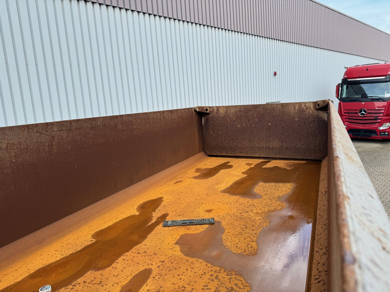 شاحنة التعدين Mercedes-Benz Arocs 3258 LK 8x4/4 Arocs 3258 LK 8x4/4, Retarder, Bi-Xenon, Stahlmulde ca. 14m³, hydr. Heckklappenöffnung: صورة 13 شاحنة التعدين Mercedes-Benz Arocs 3258 LK 8x4/4 Arocs 3258 LK 8x4/4, Retarder, Bi-Xenon, Stahlmulde ca. 14m³, hydr. Heckklappenöffnung: صورة 13