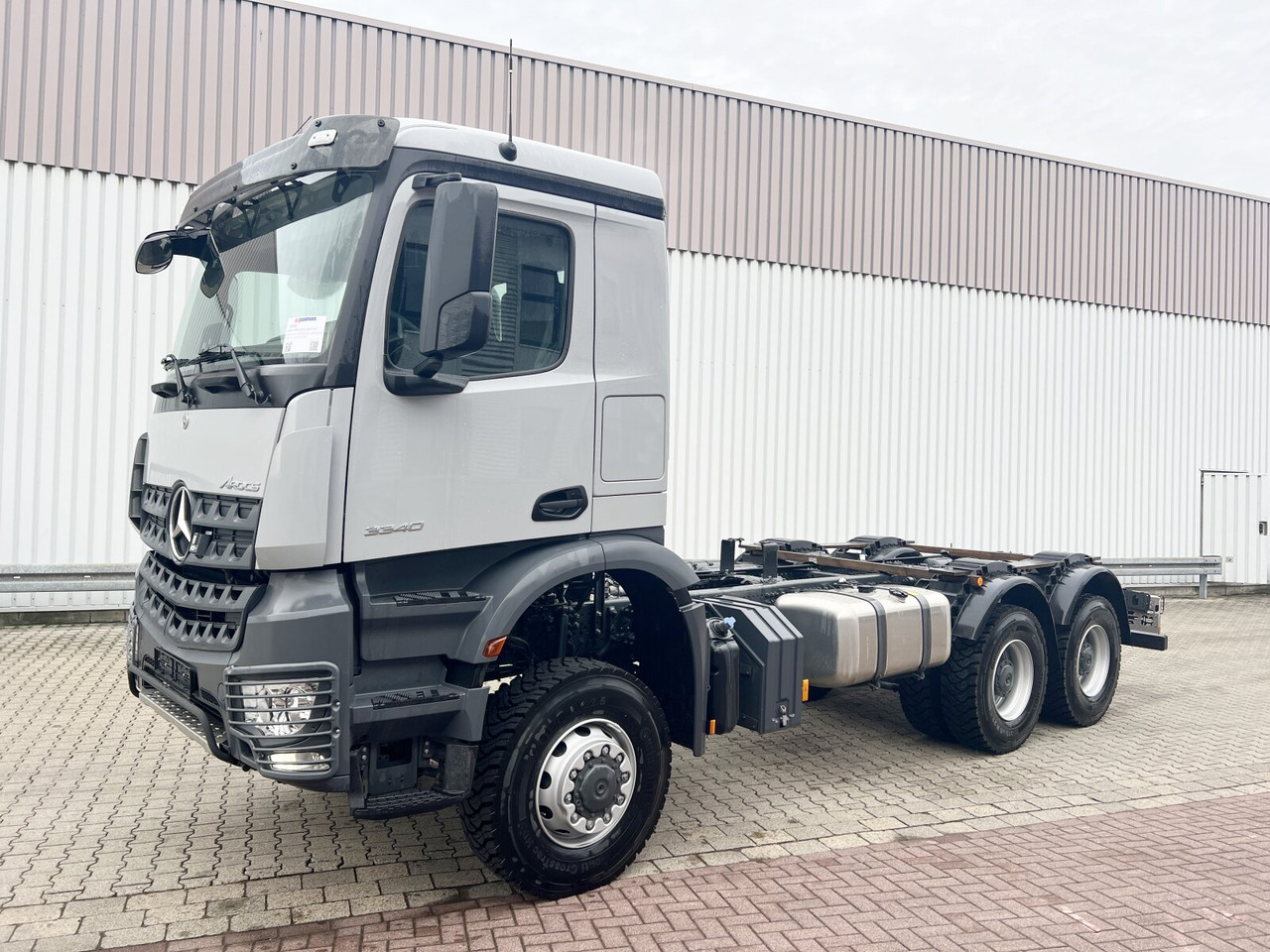 Mercedes-Benz Arocs 3340/46 A 6x6 Arocs 3340/46 A 6x6, Grounder - شاحنة هيكل كابينة: صورة 1 Mercedes-Benz Arocs 3340/46 A 6x6 Arocs 3340/46 A 6x6, Grounder - شاحنة هيكل كابينة: صورة 1