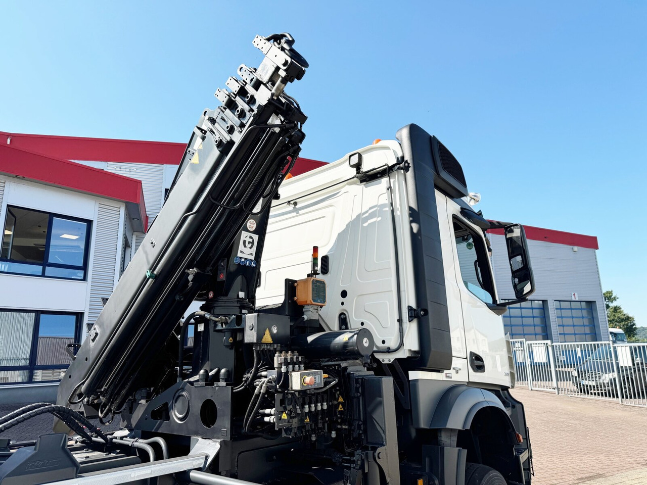 Mercedes-Benz Arocs 3351 AK 6x6 Arocs 3351 AK 6x6, Retarder, Navi, Grounder, Kran Atlas AK 190.2E, Funk Mercedes-Benz Arocs 3351 AK 6x6 Arocs 3351 AK 6x6, Retarder, Navi, Grounder, Kran Atlas AK 190.2E, Funk: صورة 12