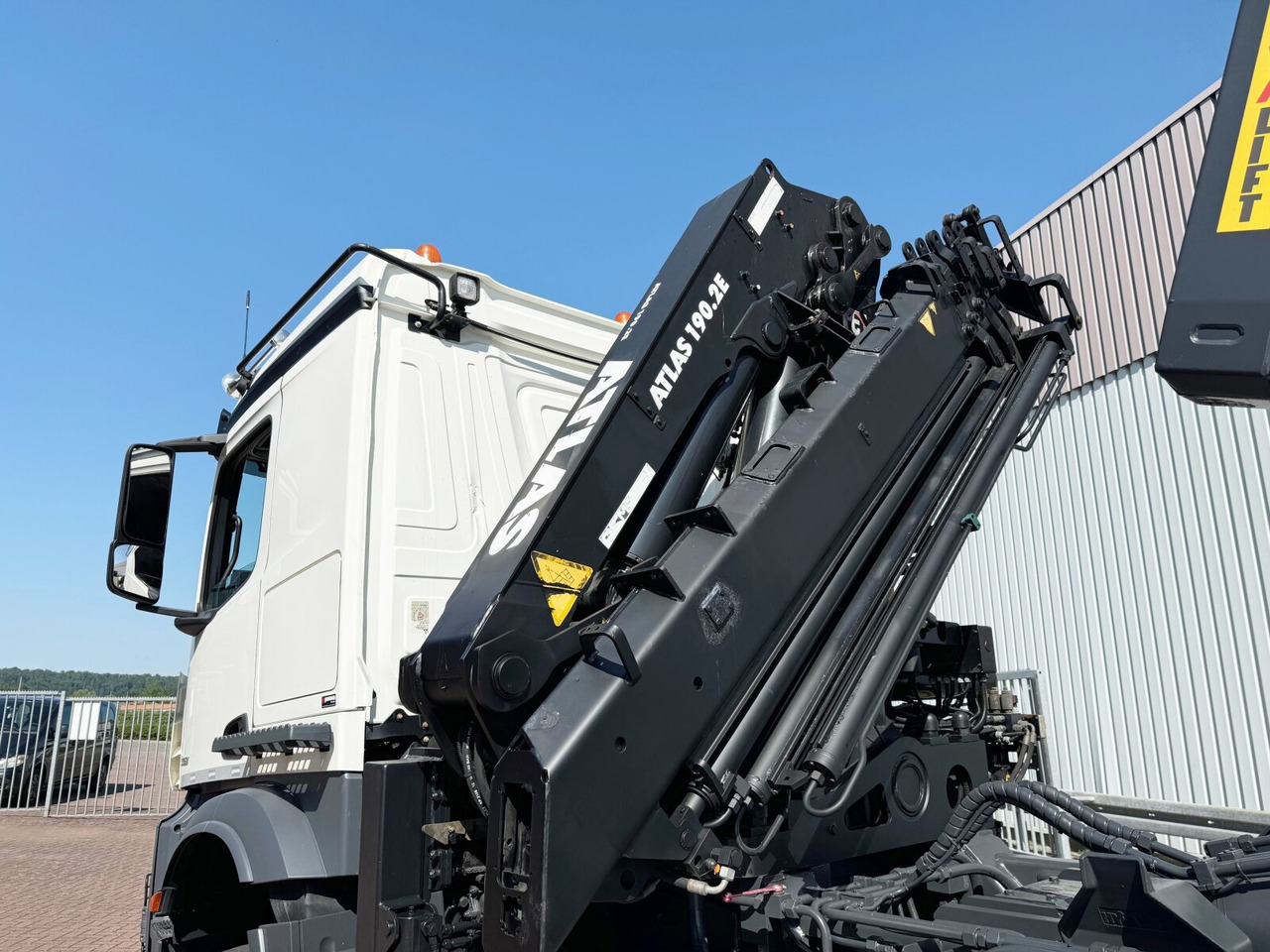 Mercedes-Benz Arocs 3351 AK 6x6 Arocs 3351 AK 6x6, Retarder, Navi, Grounder, Kran Atlas AK 190.2E, Funk - شاحنة ذات خطاف, شاحنة كرين: صورة 4 Mercedes-Benz Arocs 3351 AK 6x6 Arocs 3351 AK 6x6, Retarder, Navi, Grounder, Kran Atlas AK 190.2E, Funk - شاحنة ذات خطاف, شاحنة كرين: صورة 4