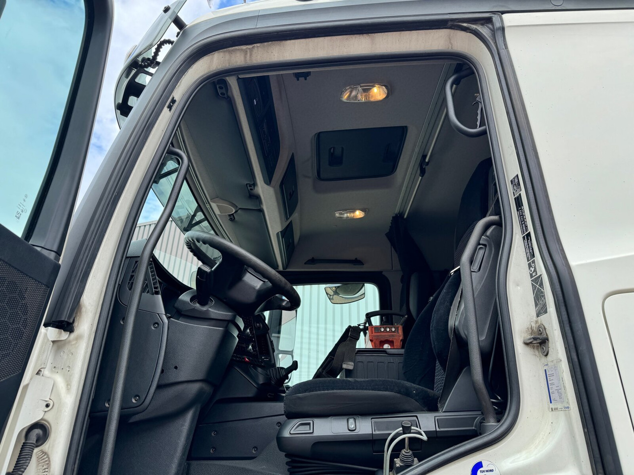 Mercedes-Benz Arocs 3351 AK 6x6 Arocs 3351 AK 6x6, Retarder, Navi, Grounder, Kran Atlas AK 190.2E, Funk - شاحنة ذات خطاف, شاحنة كرين: صورة 5 Mercedes-Benz Arocs 3351 AK 6x6 Arocs 3351 AK 6x6, Retarder, Navi, Grounder, Kran Atlas AK 190.2E, Funk - شاحنة ذات خطاف, شاحنة كرين: صورة 5