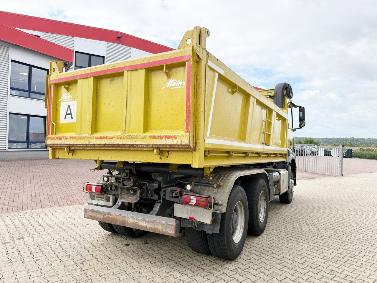شاحنة قلاب Mercedes-Benz Arocs 3363 K 6x4 Arocs 3363 K 6x4, Grounder, Turbo-Retarder-Kupplung, Bordmatik: صورة 11