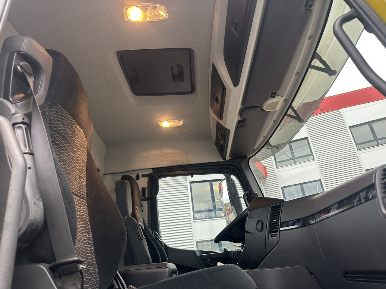 Mercedes-Benz Arocs 3363 K 6x4 Arocs 3363 K 6x4, Grounder, Turbo-Retarder-Kupplung, Bordmatik - شاحنة قلاب: صورة 5 Mercedes-Benz Arocs 3363 K 6x4 Arocs 3363 K 6x4, Grounder, Turbo-Retarder-Kupplung, Bordmatik - شاحنة قلاب: صورة 5