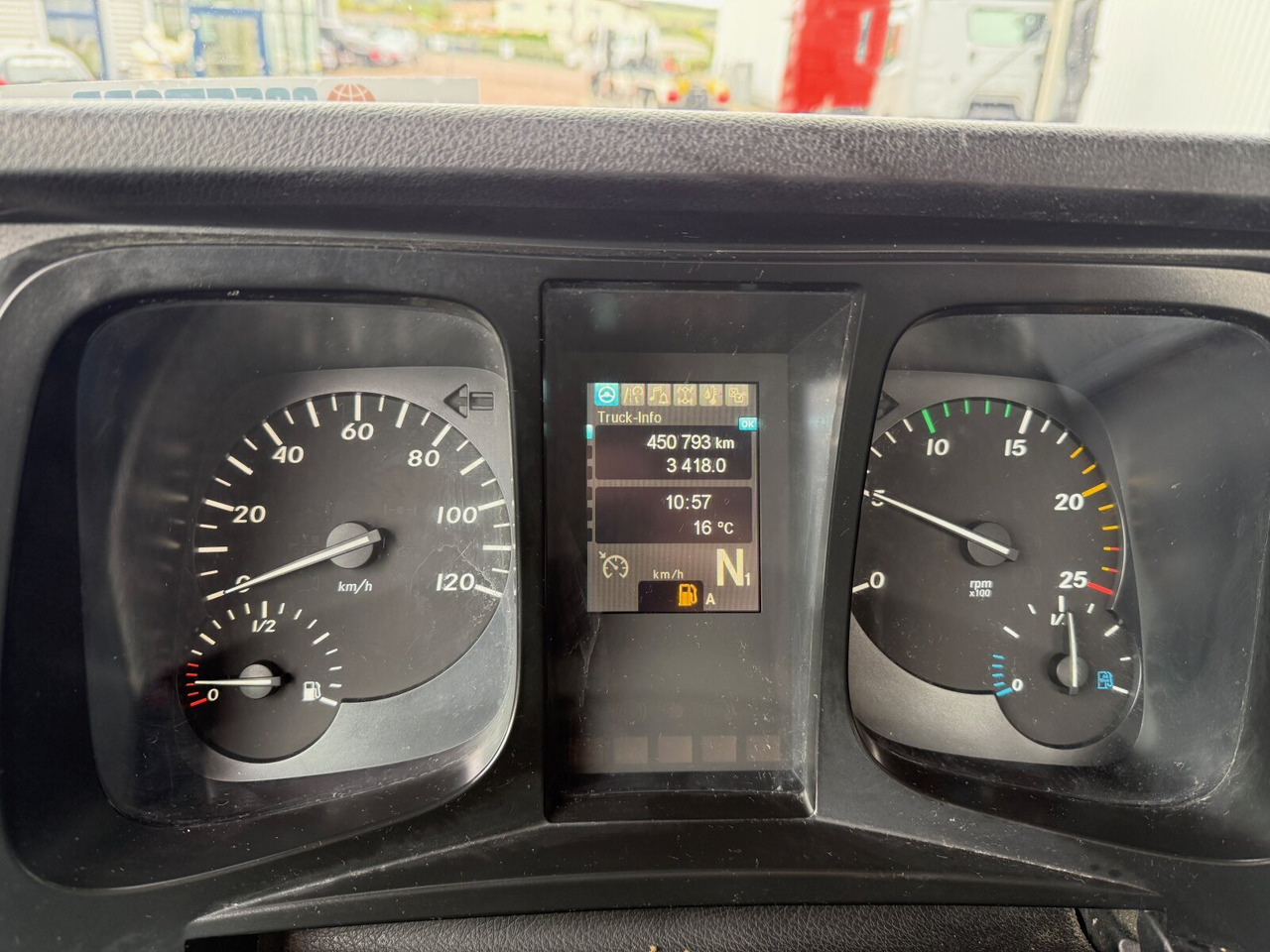 Mercedes-Benz Arocs 3363 K 6x4 Arocs 3363 K 6x4, Grounder, Turbo-Retarder-Kupplung, Bordmatik - شاحنة قلاب: صورة 4 Mercedes-Benz Arocs 3363 K 6x4 Arocs 3363 K 6x4, Grounder, Turbo-Retarder-Kupplung, Bordmatik - شاحنة قلاب: صورة 4