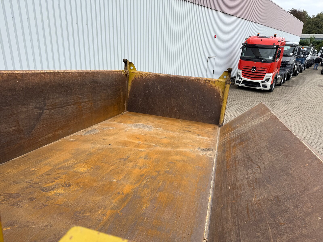 Mercedes-Benz Arocs 3363 K 6x4 Arocs 3363 K 6x4, Grounder, Turbo-Retarder-Kupplung, Bordmatik - شاحنة قلاب: صورة 2 Mercedes-Benz Arocs 3363 K 6x4 Arocs 3363 K 6x4, Grounder, Turbo-Retarder-Kupplung, Bordmatik - شاحنة قلاب: صورة 2