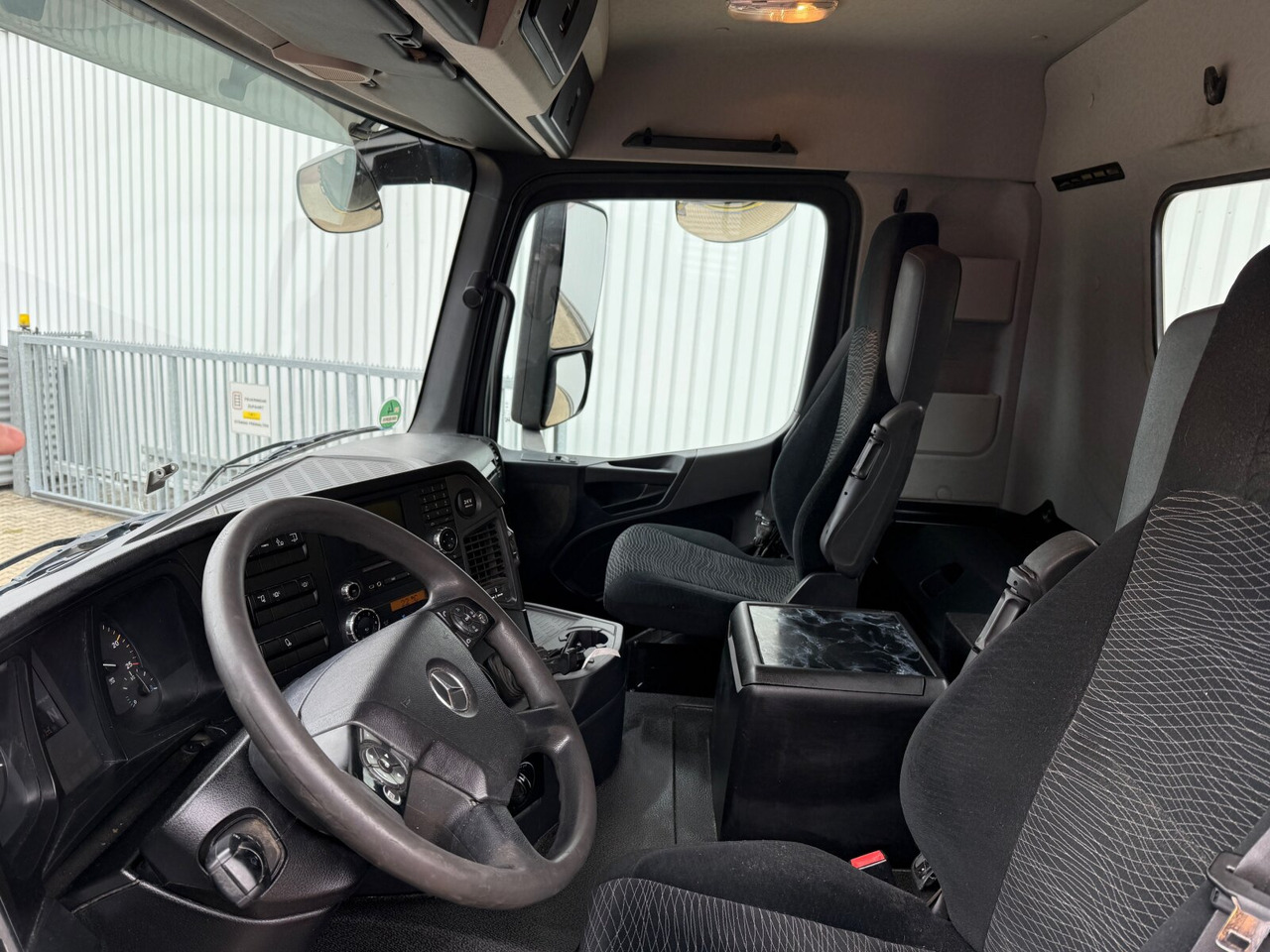 Mercedes-Benz Arocs 3363 K 6x4 Arocs 3363 K 6x4, Grounder, Turbo-Retarder-Kupplung, Bordmatik - شاحنة قلاب: صورة 3 Mercedes-Benz Arocs 3363 K 6x4 Arocs 3363 K 6x4, Grounder, Turbo-Retarder-Kupplung, Bordmatik - شاحنة قلاب: صورة 3