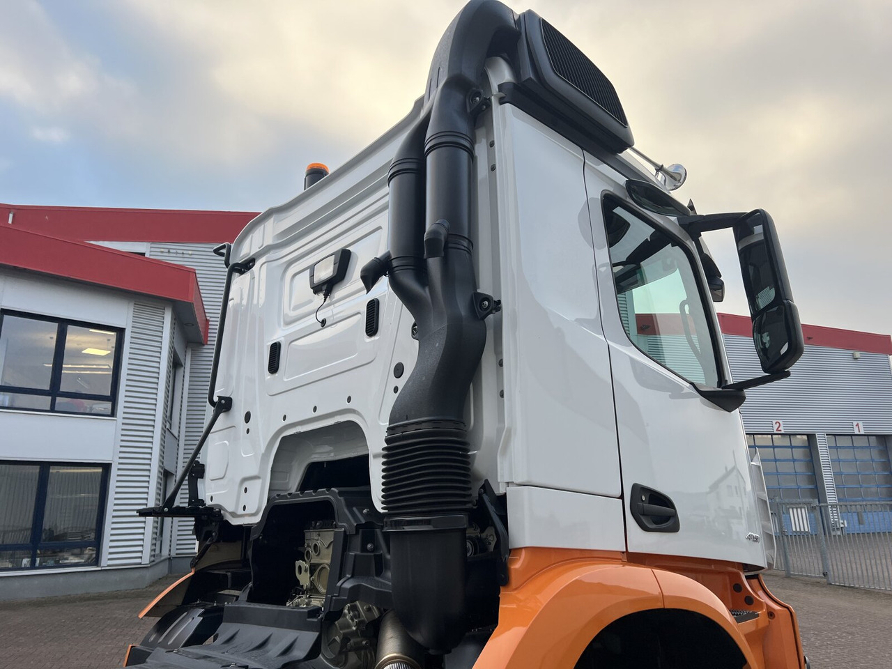 جديدة شاحنة هيكل كابينة Mercedes-Benz Arocs 4151 AK 8x8/4 Arocs 4151 AK 8x8/4, Grounder: صورة 7 جديدة شاحنة هيكل كابينة Mercedes-Benz Arocs 4151 AK 8x8/4 Arocs 4151 AK 8x8/4, Grounder: صورة 7