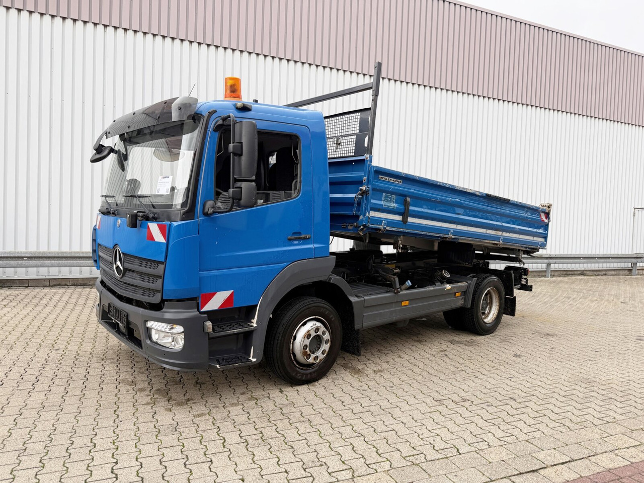 Mercedes-Benz Atego 1224 K 4x2 Atego 1224 K 4x2, Meiller 3-S-Kipper 2x AHK Öl - شاحنة قلاب: صورة 1 Mercedes-Benz Atego 1224 K 4x2 Atego 1224 K 4x2, Meiller 3-S-Kipper 2x AHK Öl - شاحنة قلاب: صورة 1