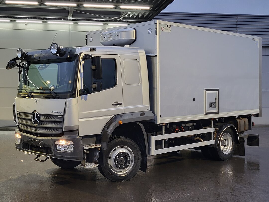 Mercedes-Benz Atego 1330 4x4 Atego 1330 4x4, Iso-Koffer mit Heizung und LBW - شاحنة مقفلة: صورة 1 Mercedes-Benz Atego 1330 4x4 Atego 1330 4x4, Iso-Koffer mit Heizung und LBW - شاحنة مقفلة: صورة 1