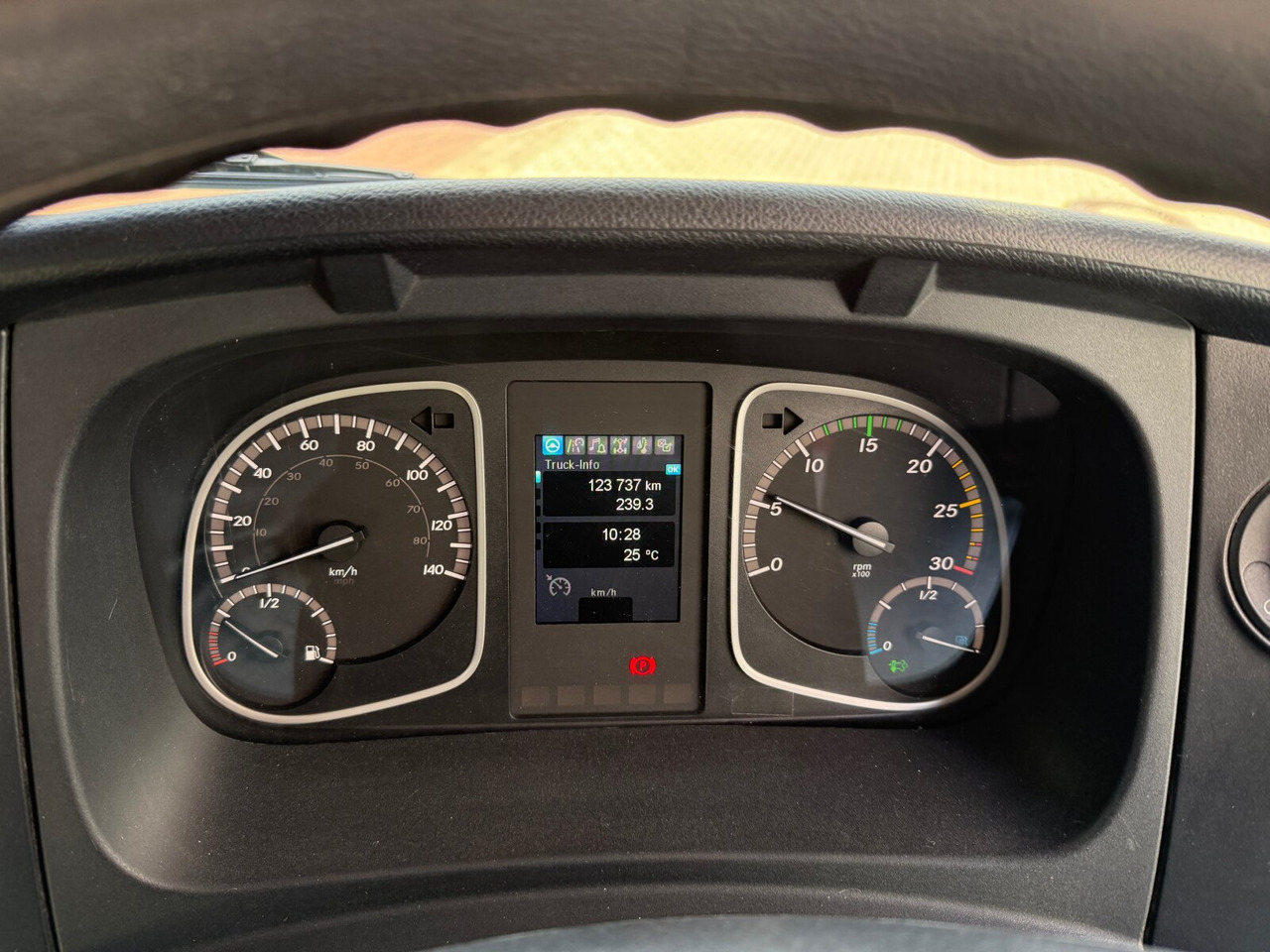 Mercedes-Benz Atego 1524 LKO 4x2 Atego 1524 LKO 4x2, Kehrmaschine FAUN Viajet 6RH - شاحنة: صورة 5 Mercedes-Benz Atego 1524 LKO 4x2 Atego 1524 LKO 4x2, Kehrmaschine FAUN Viajet 6RH - شاحنة: صورة 5