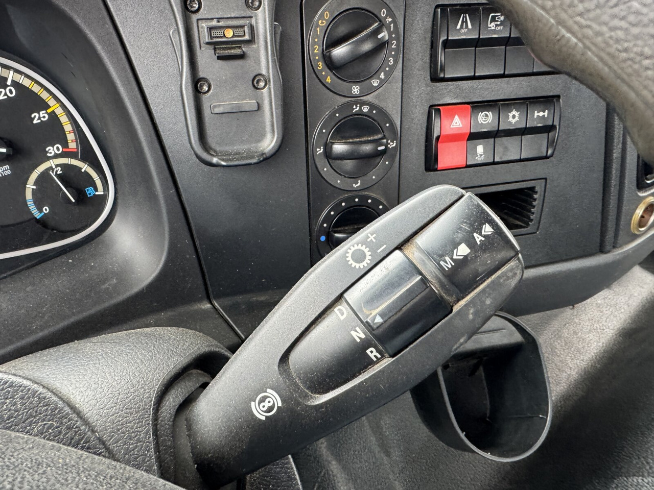Mercedes-Benz Atego 1530 K 4x2 Atego 1530 K 4x2, 2x AHK - شاحنة قلاب: صورة 4 Mercedes-Benz Atego 1530 K 4x2 Atego 1530 K 4x2, 2x AHK - شاحنة قلاب: صورة 4