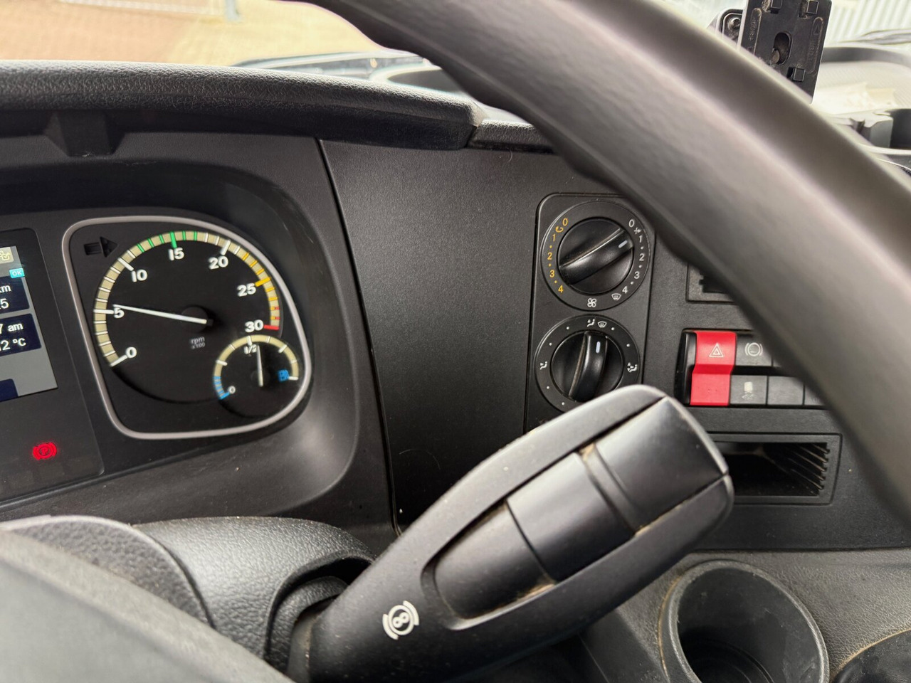 Mercedes-Benz Atego 1630 K 4x2 Atego 1630 K 4x2, Meiller 3-Seiten, 2 x AHK Öl - شاحنة قلاب: صورة 5 Mercedes-Benz Atego 1630 K 4x2 Atego 1630 K 4x2, Meiller 3-Seiten, 2 x AHK Öl - شاحنة قلاب: صورة 5