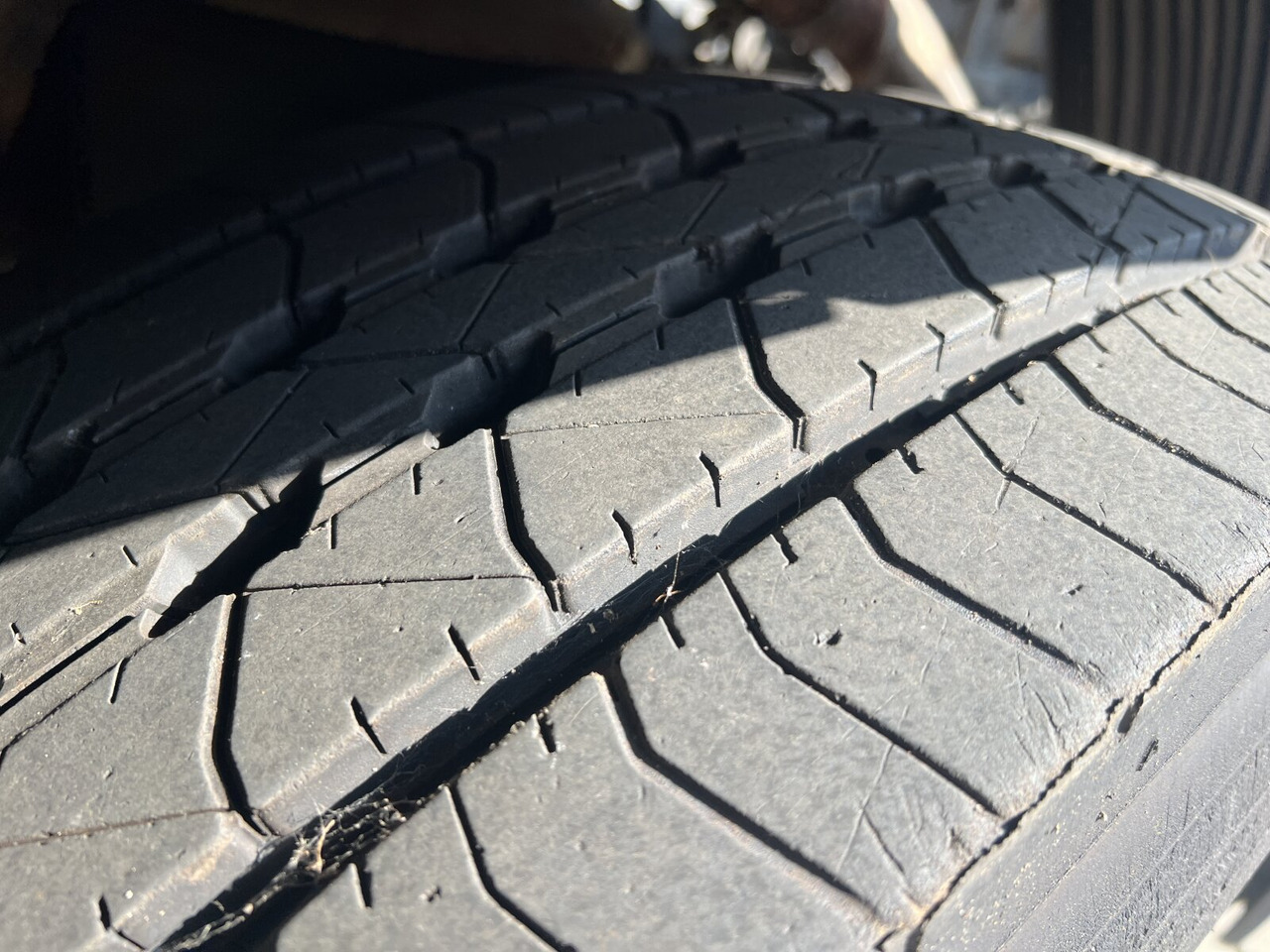 Mercedes-Benz Atego 1828 L 4x2 Atego 1828 L 4x2, Rechtslenker, Winterdienstaustattung - شاحنة هيكل كابينة: صورة 3 Mercedes-Benz Atego 1828 L 4x2 Atego 1828 L 4x2, Rechtslenker, Winterdienstaustattung - شاحنة هيكل كابينة: صورة 3