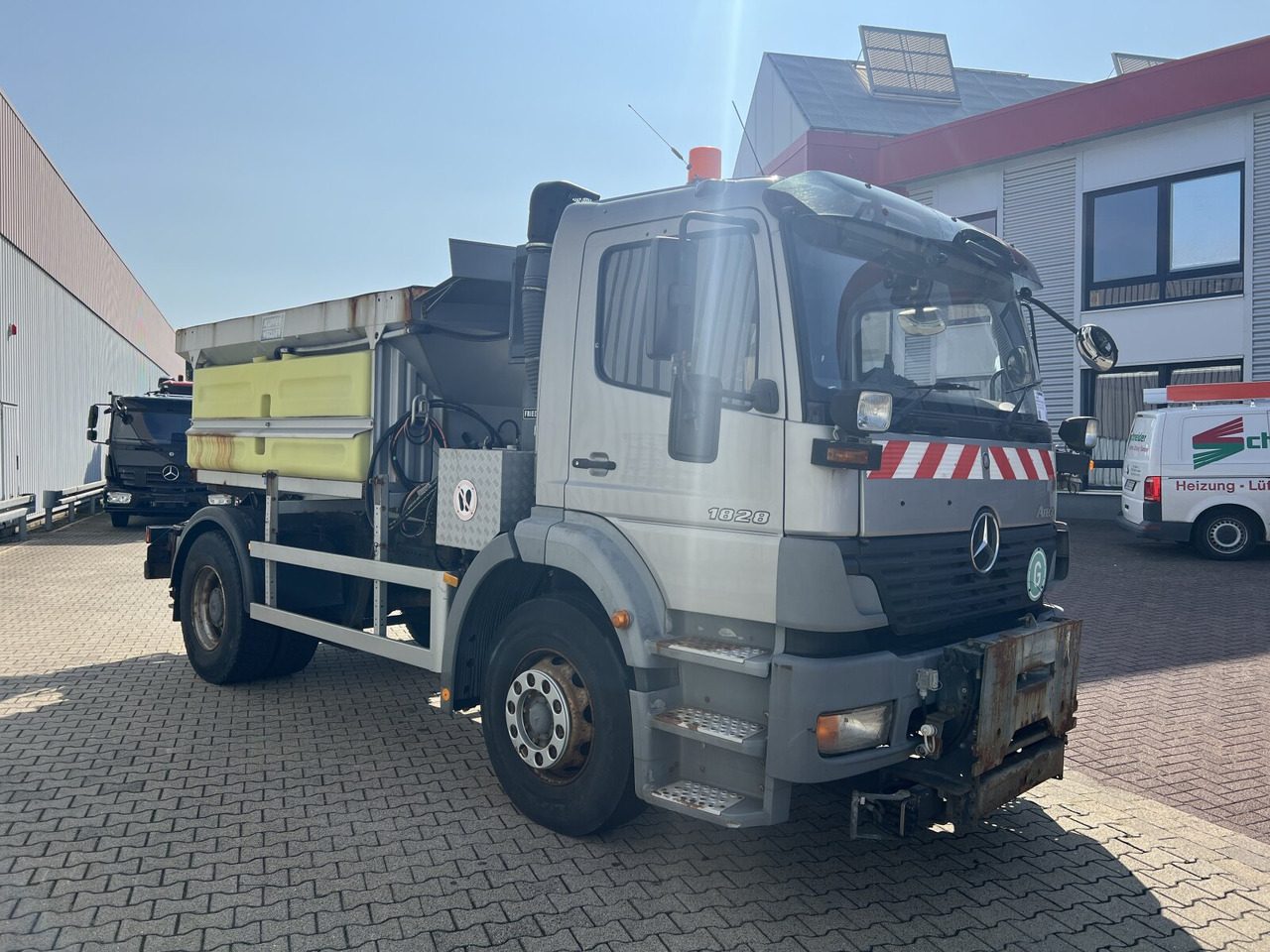 Mercedes-Benz Atego 1828 L 4x2 Atego 1828 L 4x2, Rechtslenker, Winterdienstaustattung - شاحنة هيكل كابينة: صورة 5 Mercedes-Benz Atego 1828 L 4x2 Atego 1828 L 4x2, Rechtslenker, Winterdienstaustattung - شاحنة هيكل كابينة: صورة 5