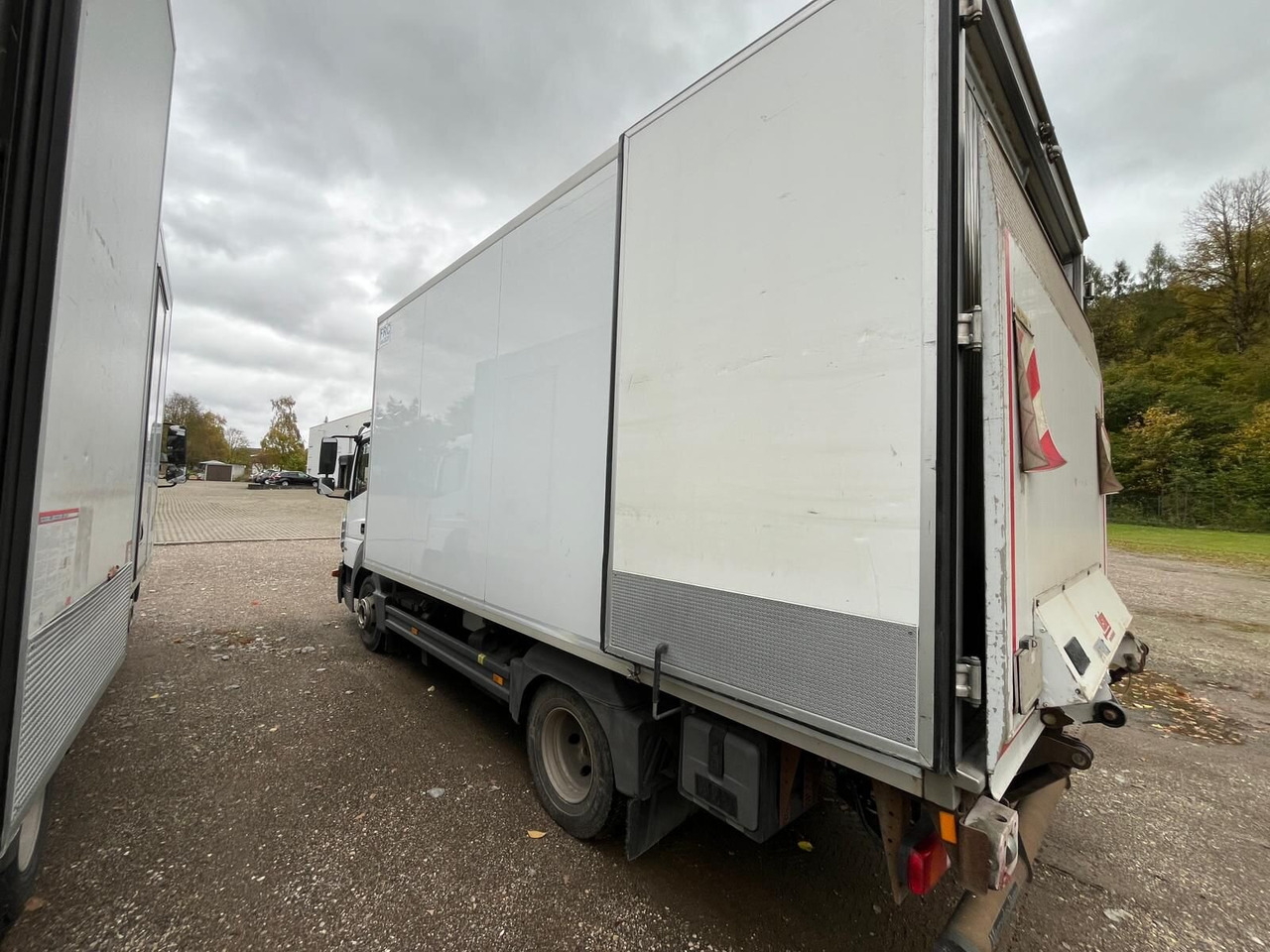 Mercedes-Benz Atego 816 4x2 Atego 816 4x2, Kühlkoffer, Trennwand, ThermoKing, LBW Sörensen - شاحنة: صورة 4 Mercedes-Benz Atego 816 4x2 Atego 816 4x2, Kühlkoffer, Trennwand, ThermoKing, LBW Sörensen - شاحنة: صورة 4