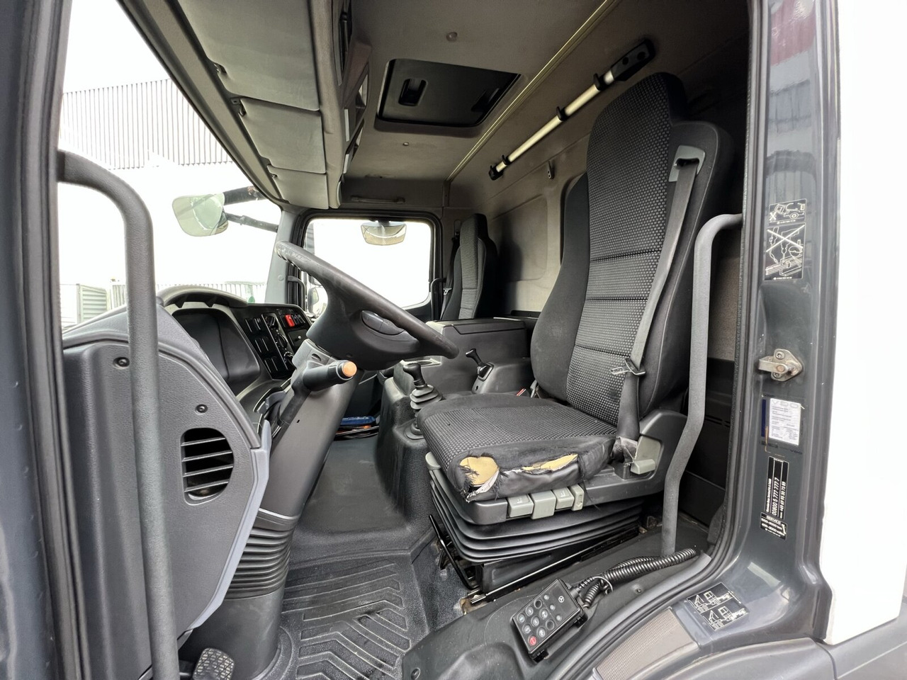Mercedes-Benz Atego 816 L 4x2 Atego 816 L 4x2 mit LBW, 4x Vorhanden! - شاحنة مقفلة: صورة 4 Mercedes-Benz Atego 816 L 4x2 Atego 816 L 4x2 mit LBW, 4x Vorhanden! - شاحنة مقفلة: صورة 4