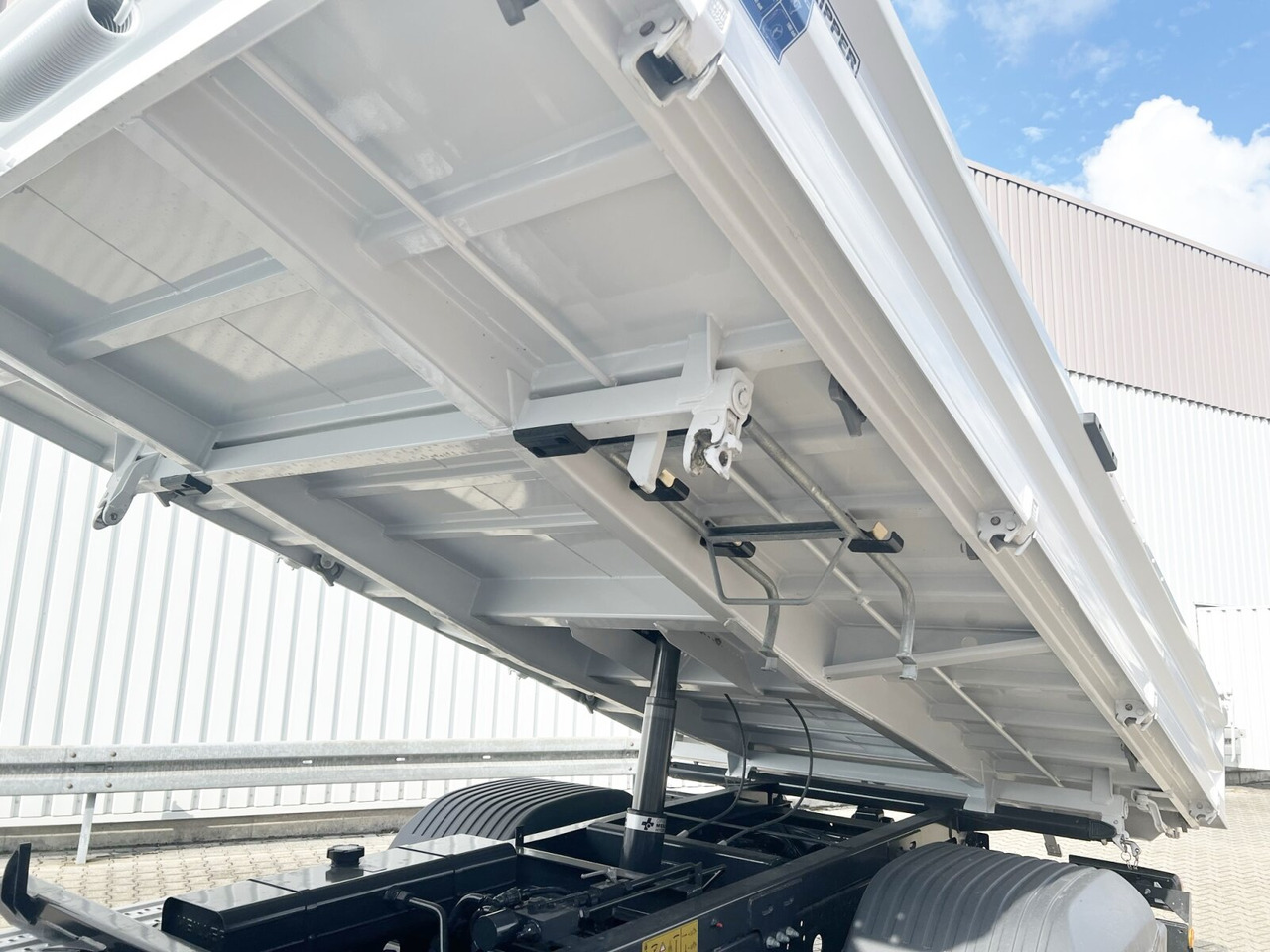 شاحنة قلاب Mercedes-Benz Atego 818/23 K 4x2 Atego 818/23 K 4x2, 2x AHK, Meiller-Kipper, mehrfach Vorhanden!: صورة 9