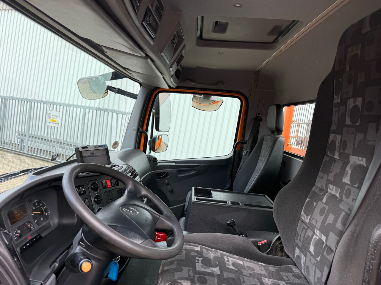 Mercedes-Benz Atego 818 4x2 Atego 818 4x2 mit LBW BÄR - شاحنات مسطحة: صورة 4 Mercedes-Benz Atego 818 4x2 Atego 818 4x2 mit LBW BÄR - شاحنات مسطحة: صورة 4