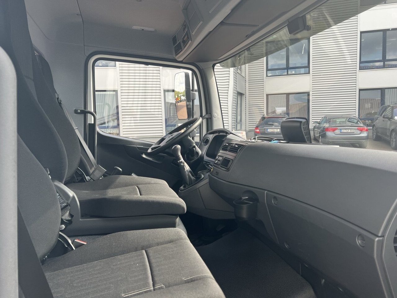 Mercedes-Benz Atego 818 K 4x2 Atego 818 K 4x2, 2x AHK, Meiller-Kipper, mehrfach Vorhanden! - شاحنة قلاب: صورة 5 Mercedes-Benz Atego 818 K 4x2 Atego 818 K 4x2, 2x AHK, Meiller-Kipper, mehrfach Vorhanden! - شاحنة قلاب: صورة 5