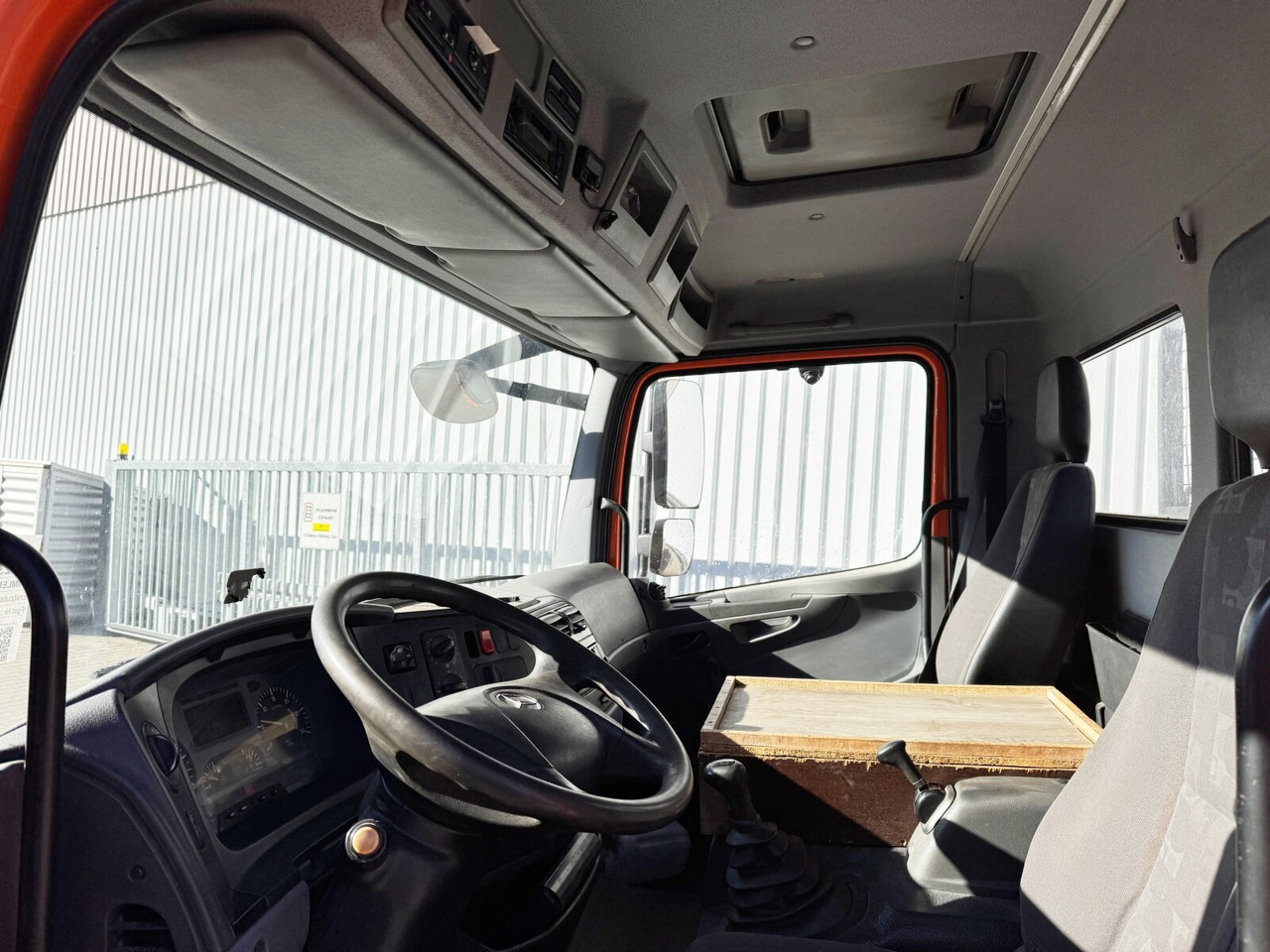 Mercedes-Benz Atego 818 K 4x2 Atego 818 K 4x2, 2x AHK - شاحنة قلاب: صورة 2 Mercedes-Benz Atego 818 K 4x2 Atego 818 K 4x2, 2x AHK - شاحنة قلاب: صورة 2