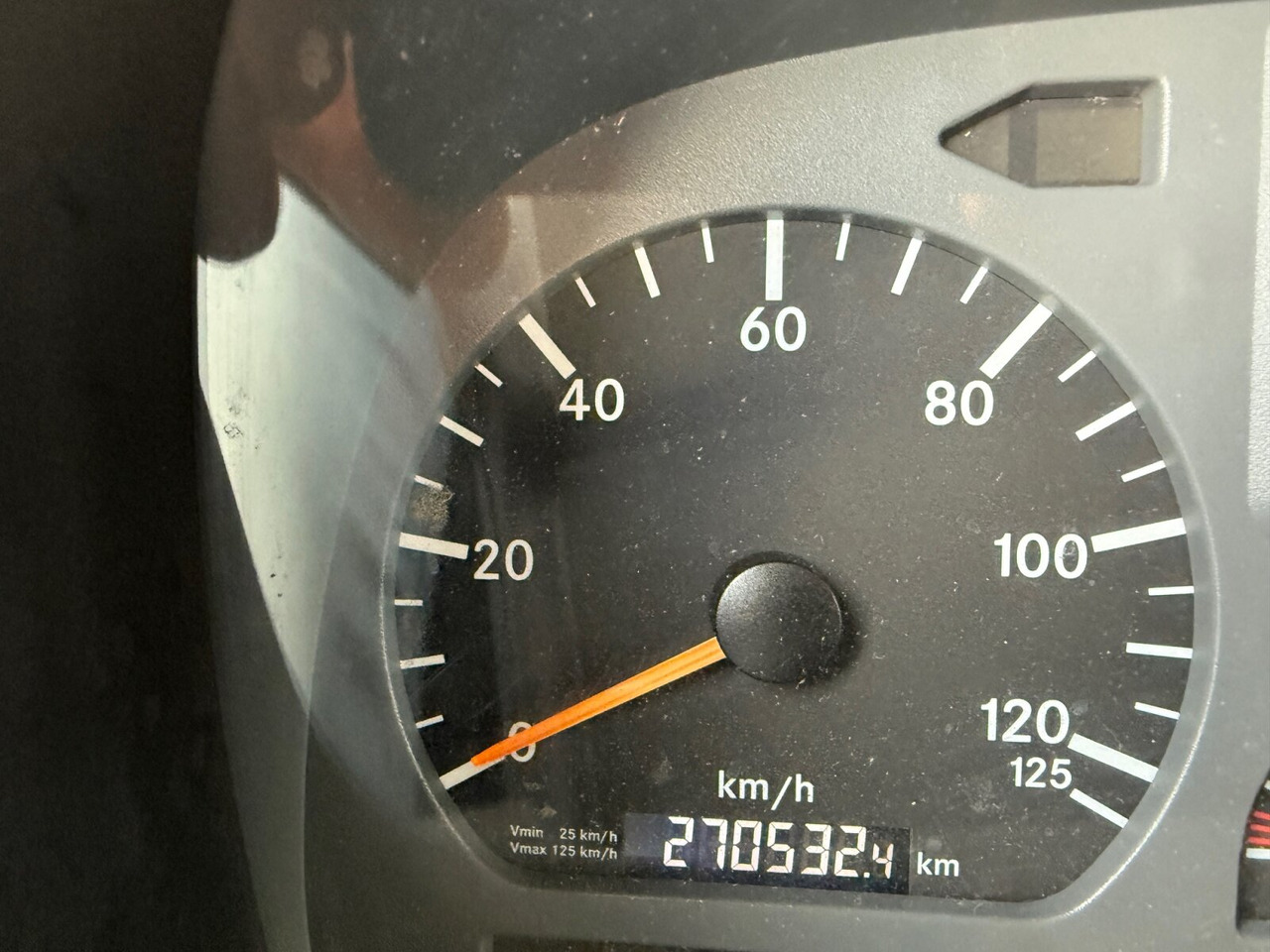 Mercedes-Benz Atego 818 L 4x2 Atego 818 L 4x2, Getränkekoffer, 2x AHK - شاحنة مقفلة: صورة 4 Mercedes-Benz Atego 818 L 4x2 Atego 818 L 4x2, Getränkekoffer, 2x AHK - شاحنة مقفلة: صورة 4