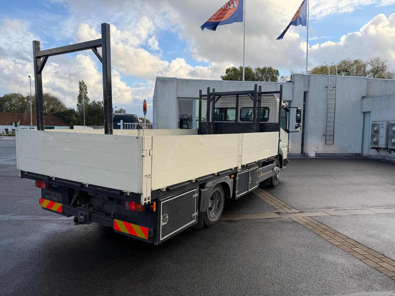 شاحنات مسطحة Mercedes-Benz Atego Atego 816 4 x 2: صورة 11 شاحنات مسطحة Mercedes-Benz Atego Atego 816 4 x 2: صورة 11