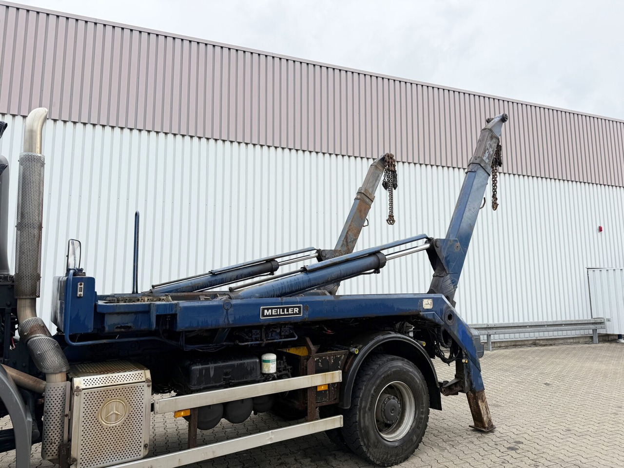 Mercedes-Benz Axor 1824 AK 4x4 Axor 1824 AK 4x4, Tele-Absetzer, Winterdienstausstattung - شاحنة نقل المخلفات: صورة 2 Mercedes-Benz Axor 1824 AK 4x4 Axor 1824 AK 4x4, Tele-Absetzer, Winterdienstausstattung - شاحنة نقل المخلفات: صورة 2