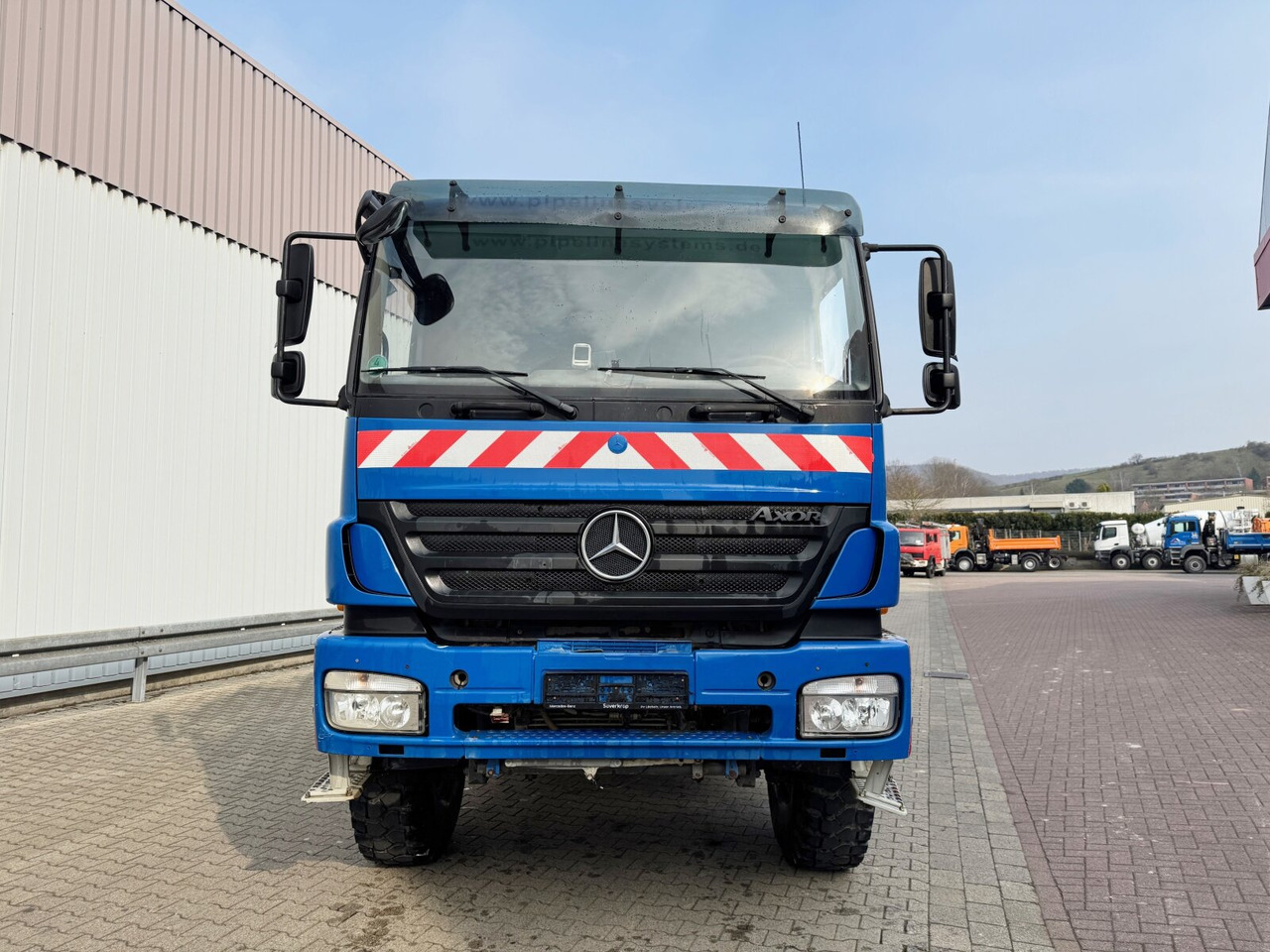 شاحنة صهريج Mercedes-Benz Axor 1829 A 4x4 Axor 1829 A 4x4, Willig Tank ca. 8500l, 2 Kammern: صورة 8