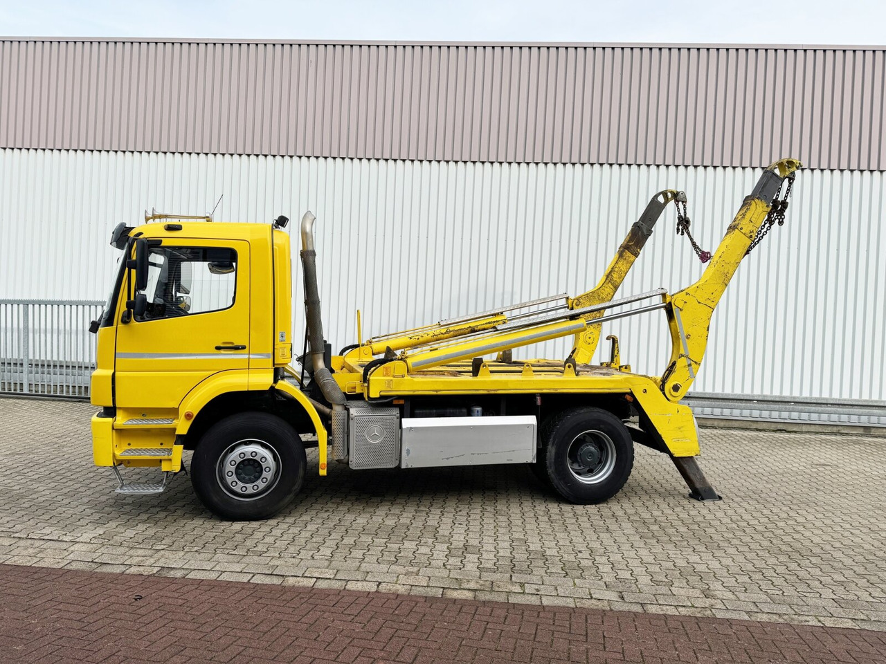 شاحنة نقل المخلفات Mercedes-Benz Axor 1833 K 4x2 Axor 1833 K 4x2, Gergen TAK 20 Tele-Absetzer: صورة 13 شاحنة نقل المخلفات Mercedes-Benz Axor 1833 K 4x2 Axor 1833 K 4x2, Gergen TAK 20 Tele-Absetzer: صورة 13
