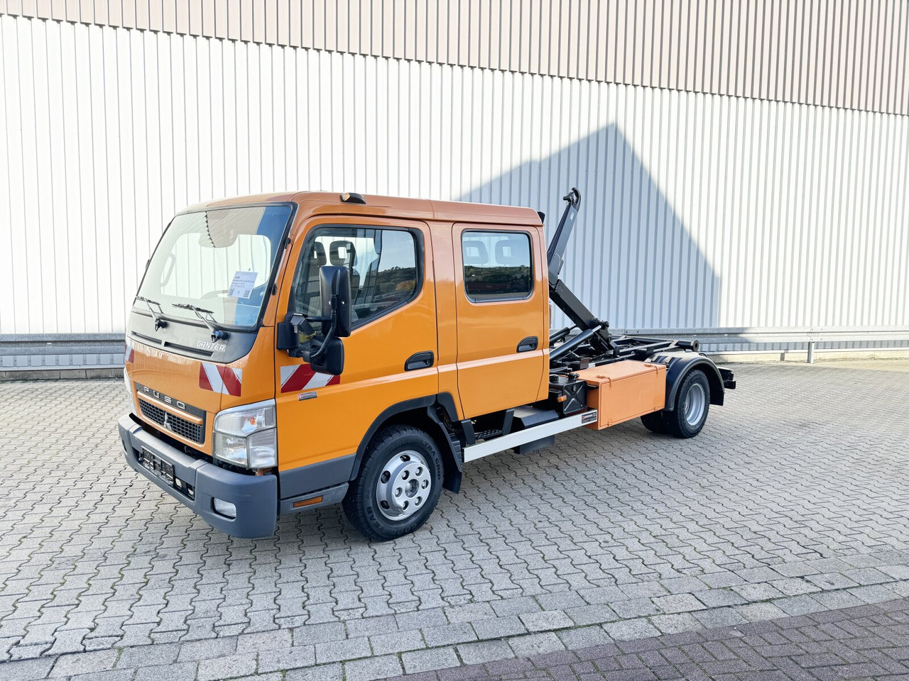 Mitsubishi Canter Fuso 6C15D 4x2 Doka Canter Fuso 6C15D 4x2 Doka, City-Abroller - شاحنة ذات خطاف: صورة 1 Mitsubishi Canter Fuso 6C15D 4x2 Doka Canter Fuso 6C15D 4x2 Doka, City-Abroller - شاحنة ذات خطاف: صورة 1