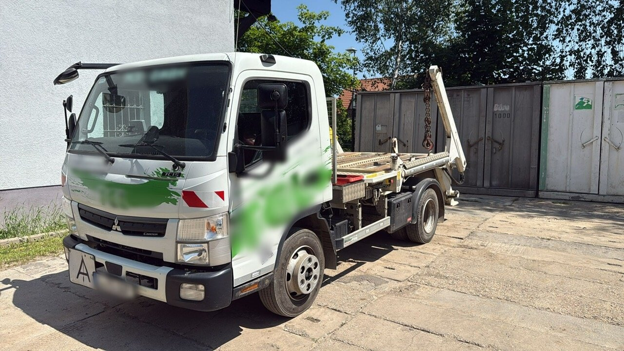 Mitsubishi Canter Fuso 7C15 4x2 Canter Fuso 7C15 4x2, Tele-Absetzer, Vereiterbar bis 10m³ - شاحنة نقل المخلفات: صورة 1 Mitsubishi Canter Fuso 7C15 4x2 Canter Fuso 7C15 4x2, Tele-Absetzer, Vereiterbar bis 10m³ - شاحنة نقل المخلفات: صورة 1