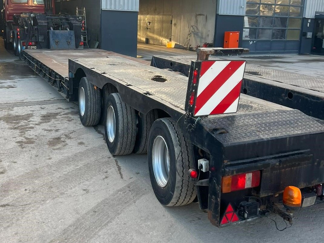 Nooteboom Euro-54-03 Euro-54-03, Schwanenhals abfahrbar, Hydr. Zwangsgelenkt - عربة منخفضة مسطحة نصف مقطورة: صورة 2 Nooteboom Euro-54-03 Euro-54-03, Schwanenhals abfahrbar, Hydr. Zwangsgelenkt - عربة منخفضة مسطحة نصف مقطورة: صورة 2