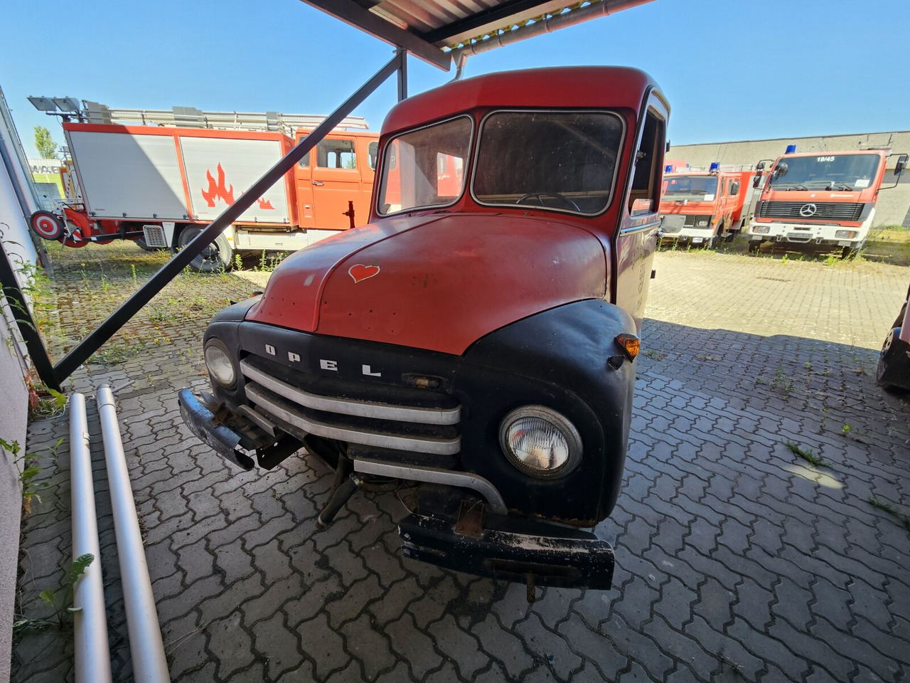 Opel Blitz LF8, Blitz, Oldtimer Feuerwehr, Restaurationsobjekt, Teilespender - سيارة اسعاف: صورة 1 Opel Blitz LF8, Blitz, Oldtimer Feuerwehr, Restaurationsobjekt, Teilespender - سيارة اسعاف: صورة 1