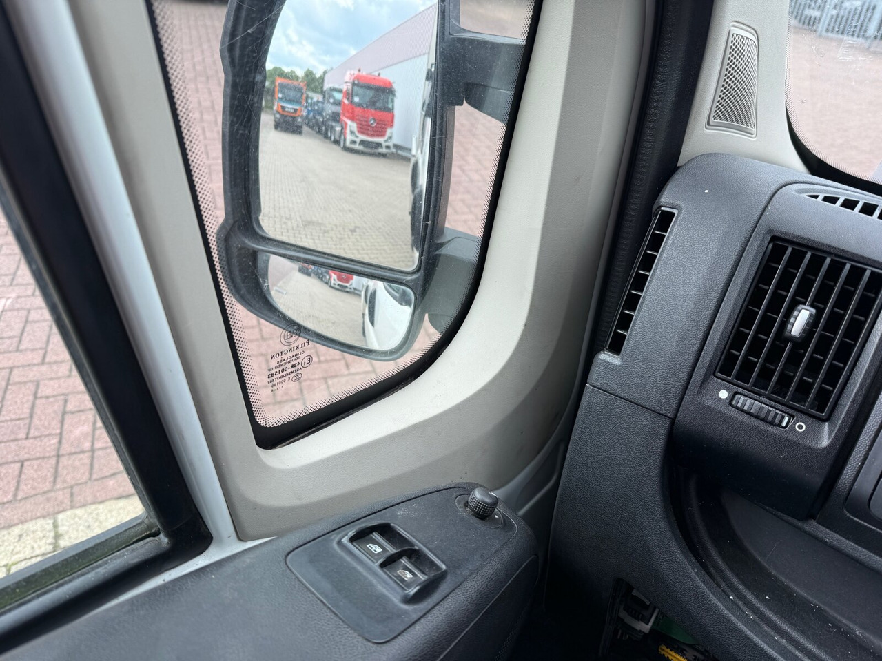 Peugeot Boxer 4x2 Doka Boxer 4x2 Doka - شاحنة مفتوحة, الشاحنات الصغيرة كابينة مزدوجة: صورة 5 Peugeot Boxer 4x2 Doka Boxer 4x2 Doka - شاحنة مفتوحة, الشاحنات الصغيرة كابينة مزدوجة: صورة 5