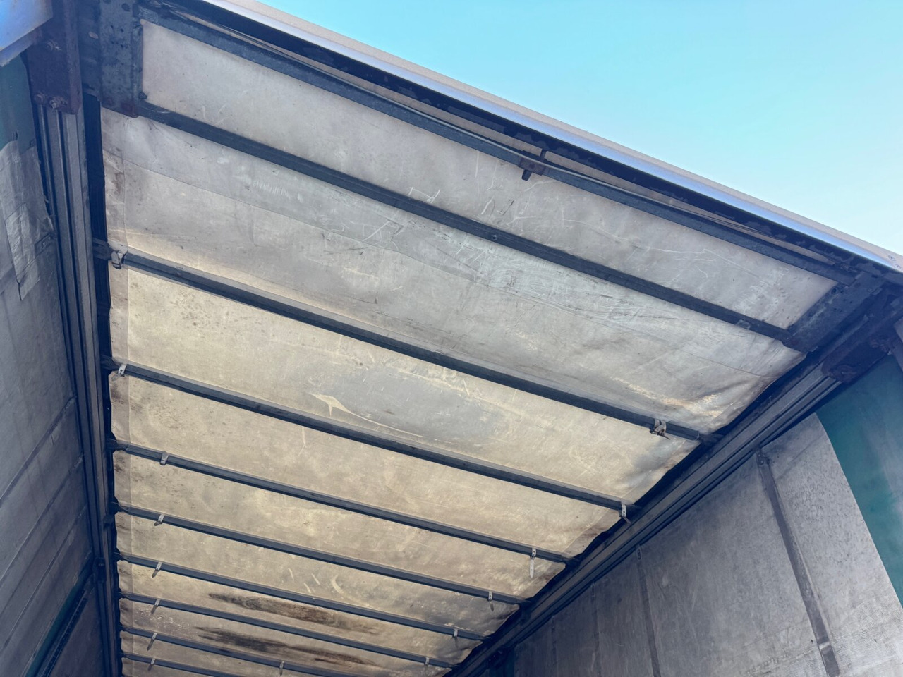 Renders NS4L32 NS4L32, Seilwinde, Edscha, hydr. Auffahrrampe - نصف مقطورة: صورة 2 Renders NS4L32 NS4L32, Seilwinde, Edscha, hydr. Auffahrrampe - نصف مقطورة: صورة 2