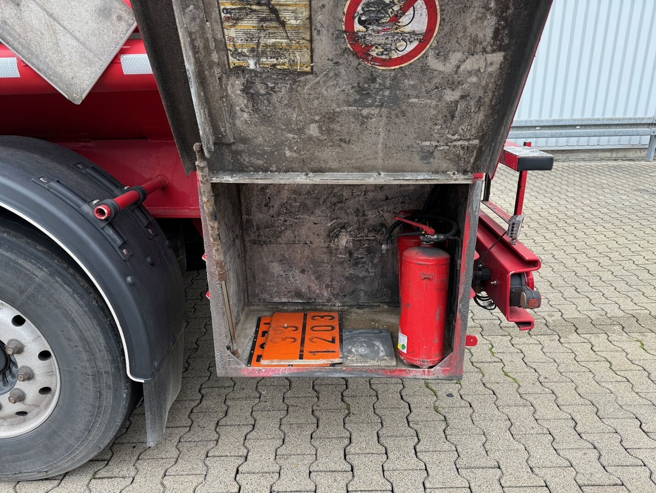 نصف مقطورة صهريج Schrader Z-STA 24-42.7/4 Tankauflieger Z-STA 24-42.7/4, 4 Kammern, ca. 42700l, 2x Liftachse, Oben-/Untenbefüllung: صورة 10